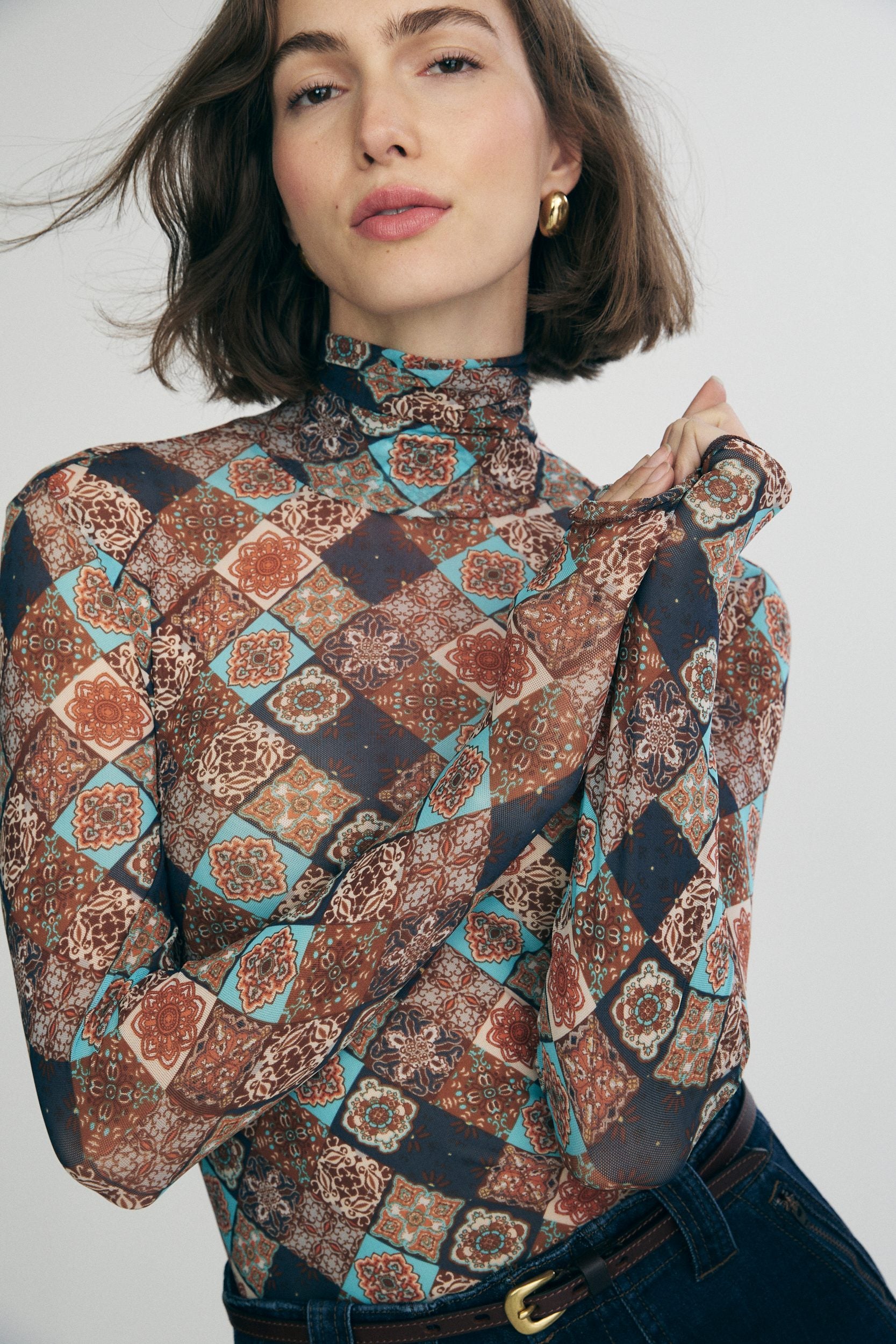 Print micro mesh turtleneck