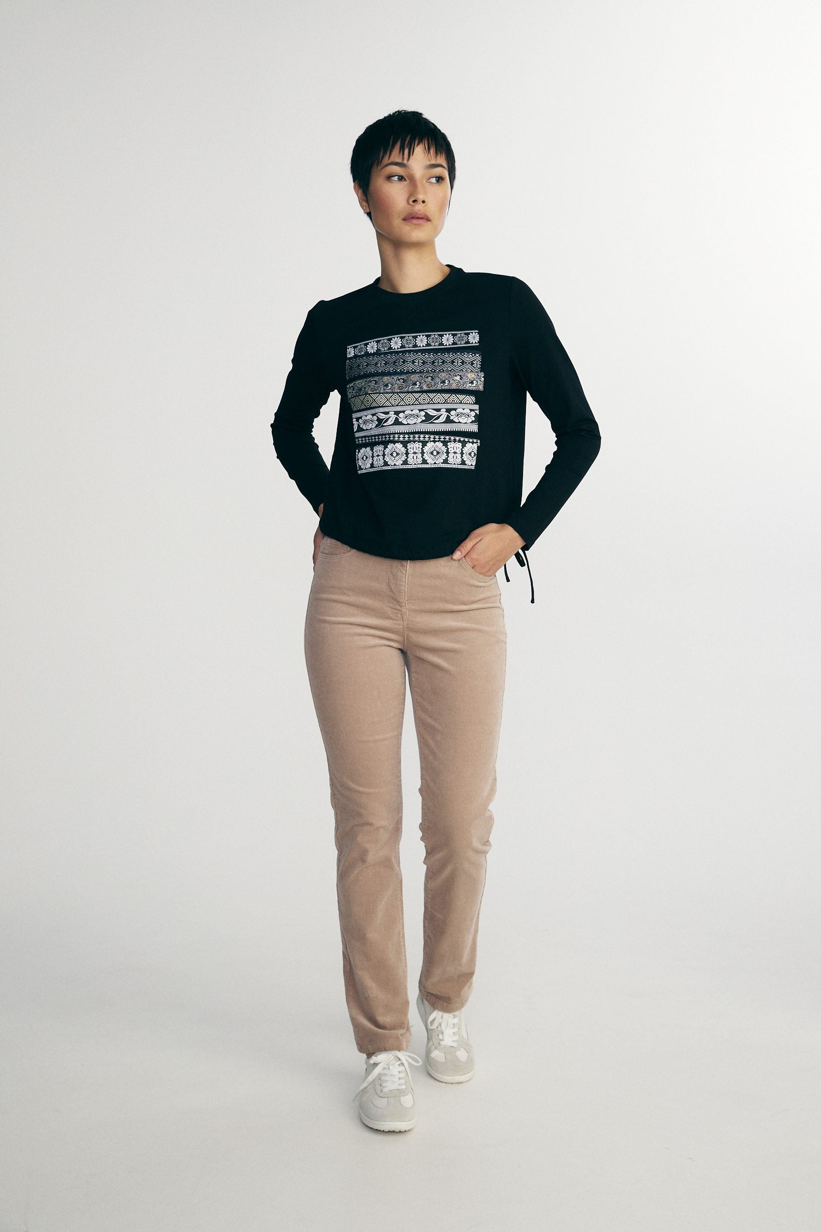 Crew neck top with applied ribbon