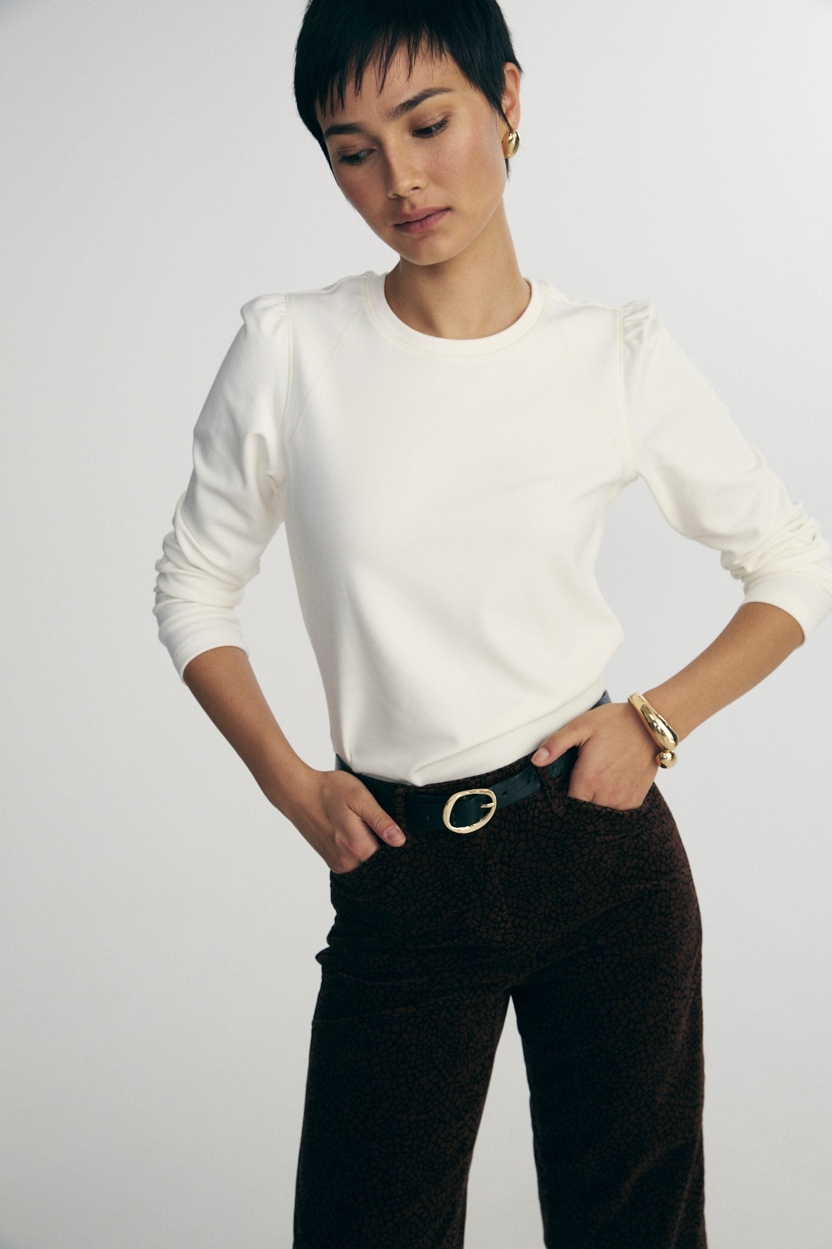 Crew neck shirt with puffy sleeve