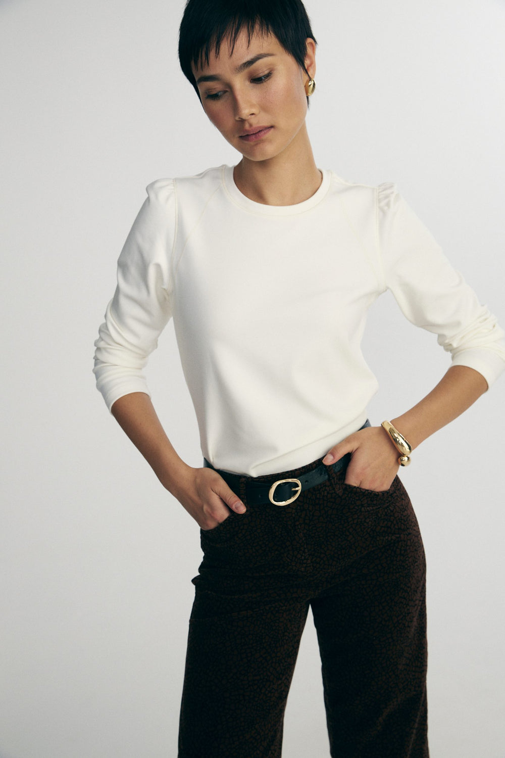 Crew neck shirt with puffy sleeve