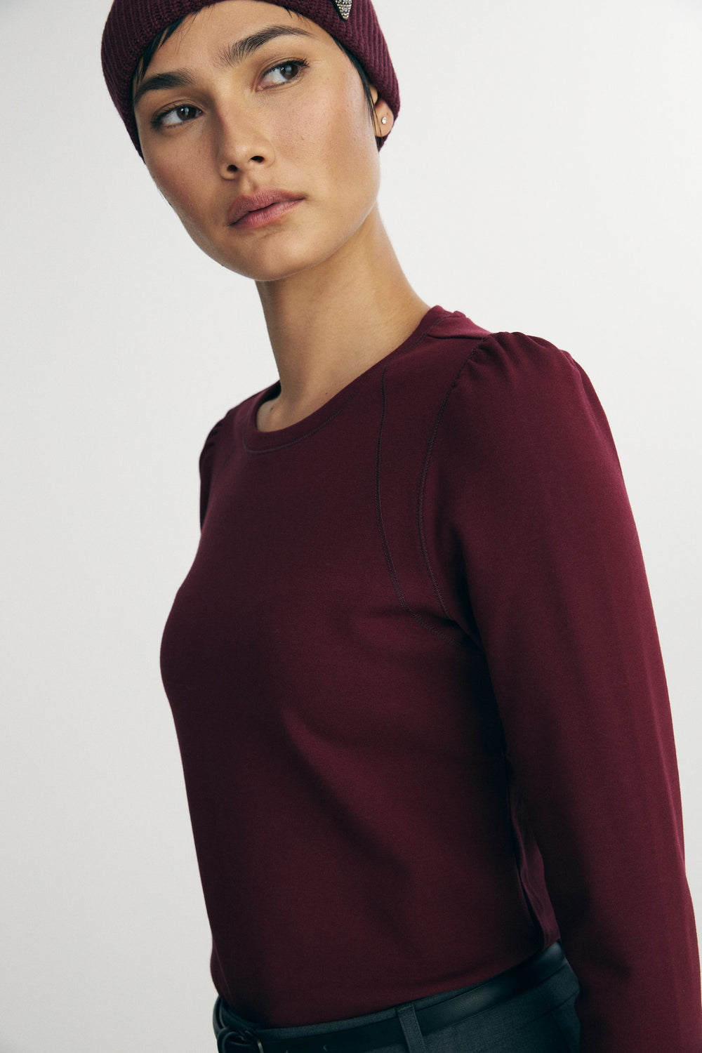 Crew neck shirt with puffy sleeve