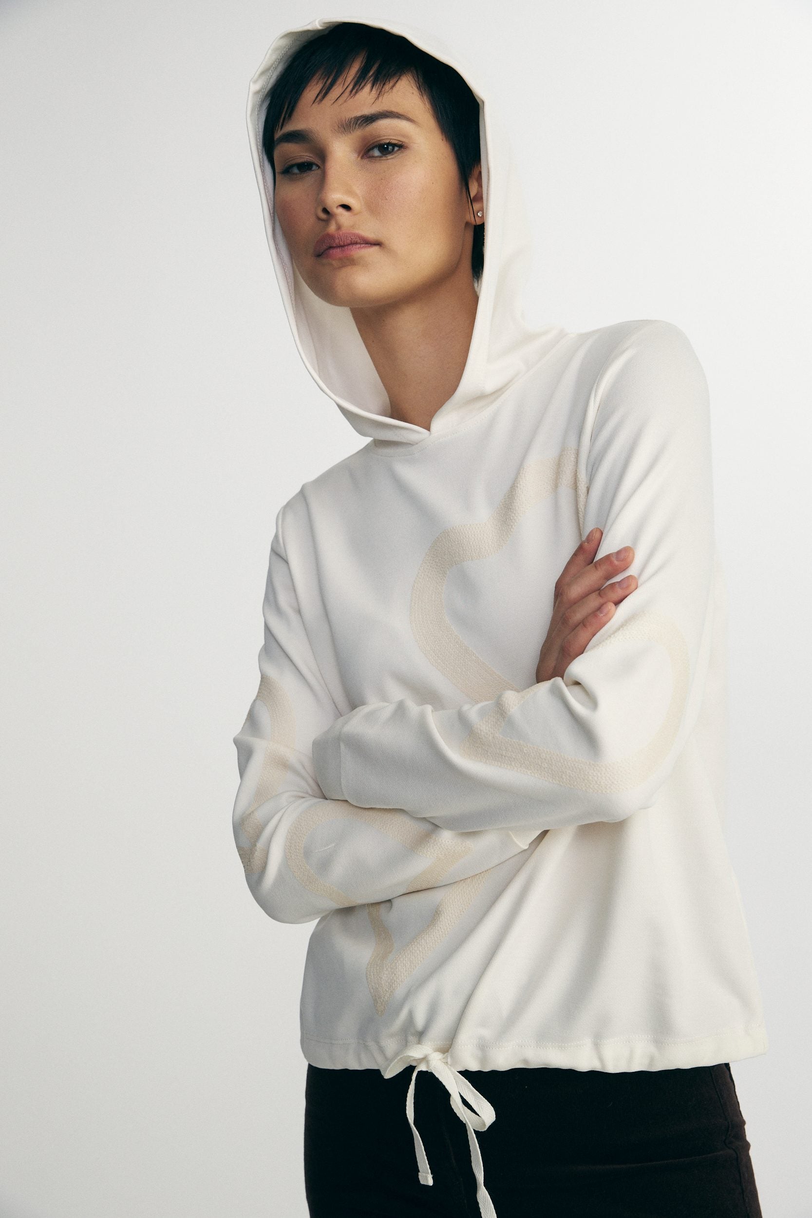 Hooded sweater with sequins
