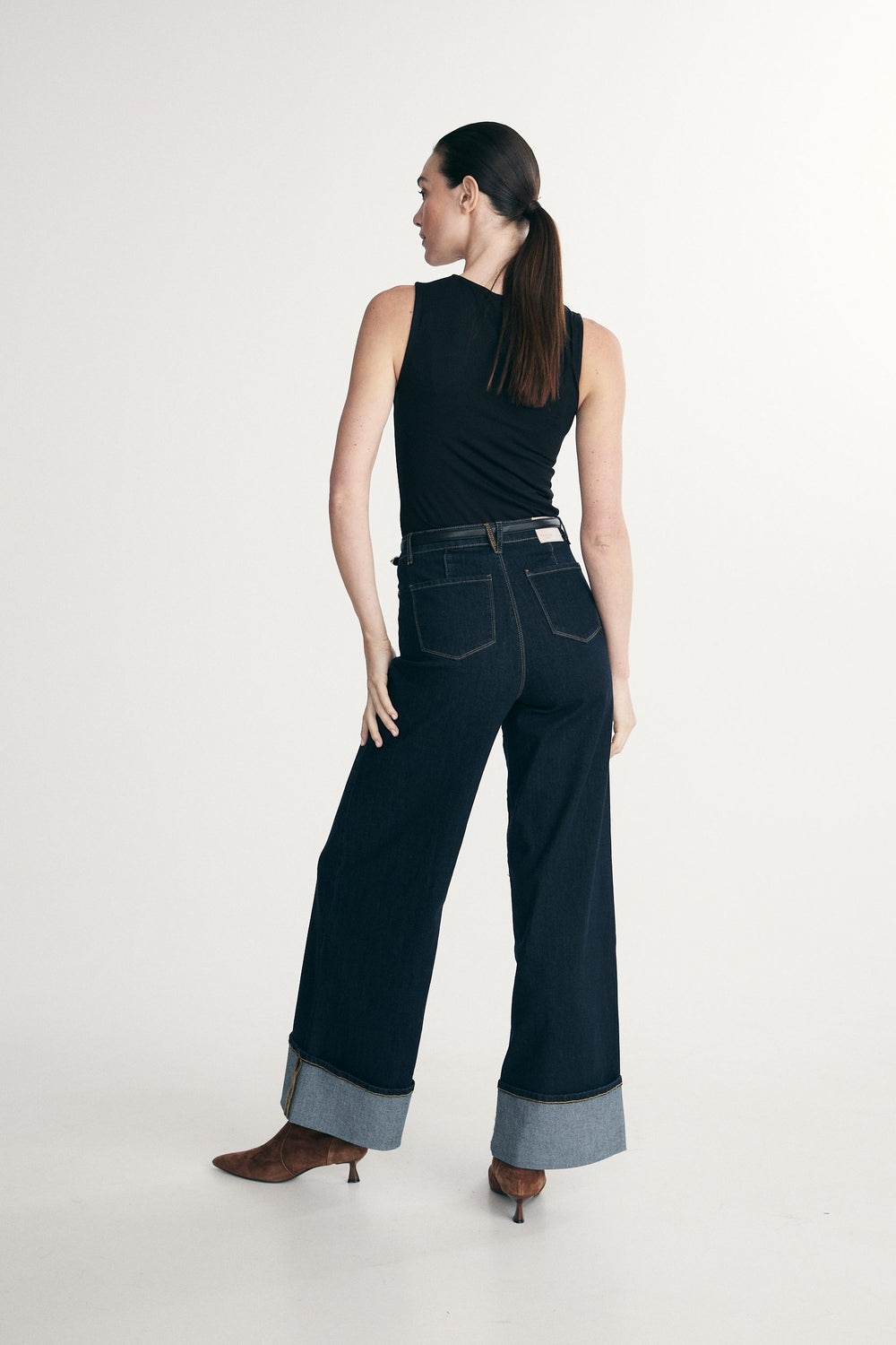 Knot detail sleeveless top