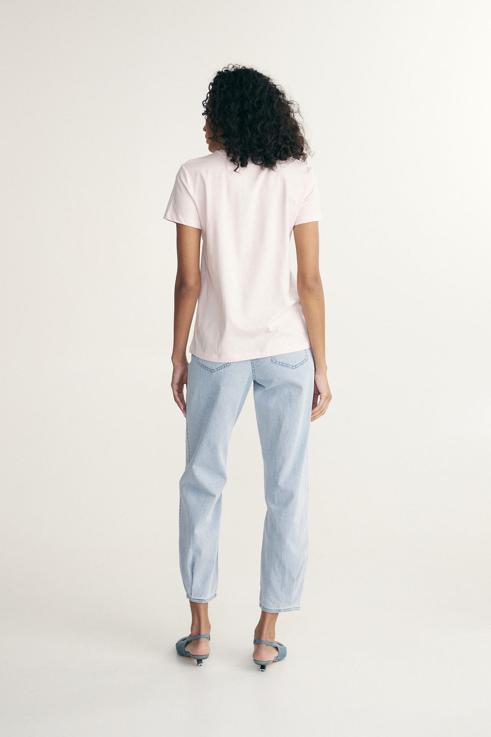 T-shirt à encolure brodée
