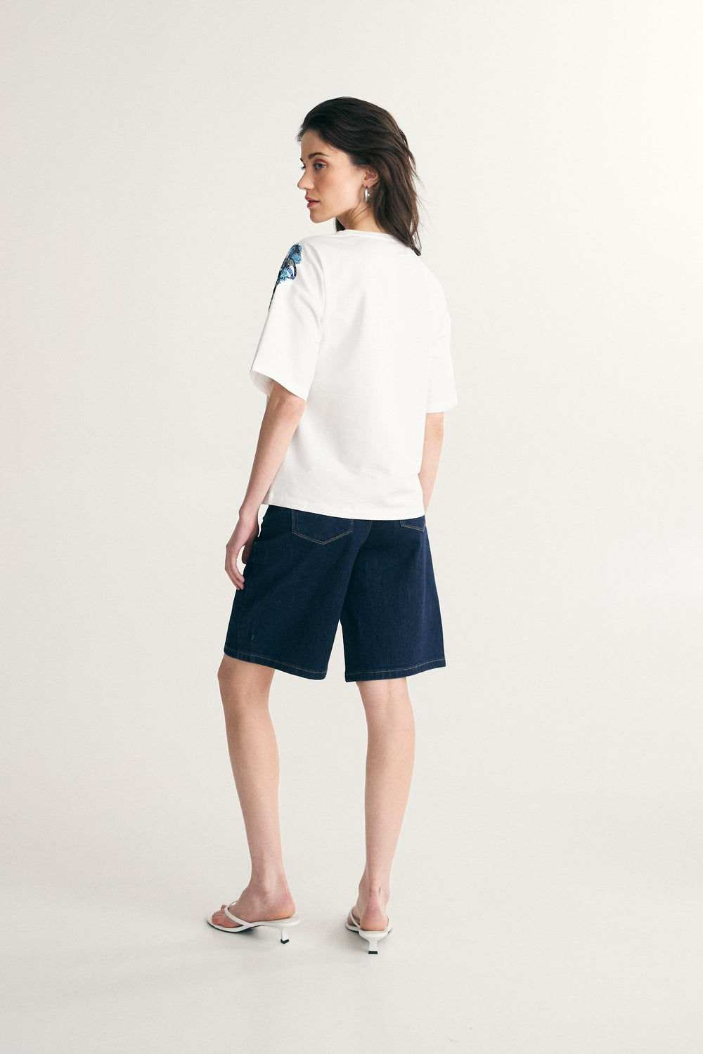 T-shir avec fleur de paillettes