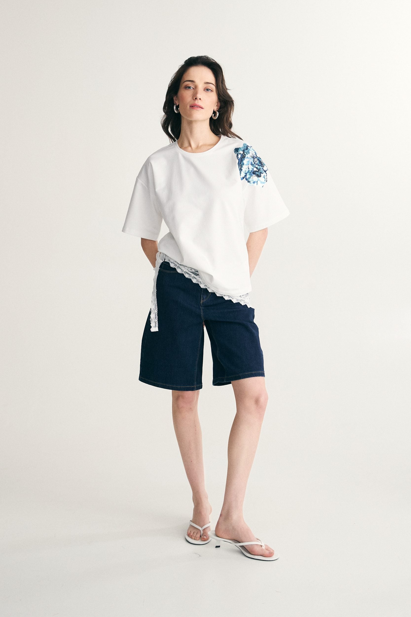 T-shir avec fleur de paillettes