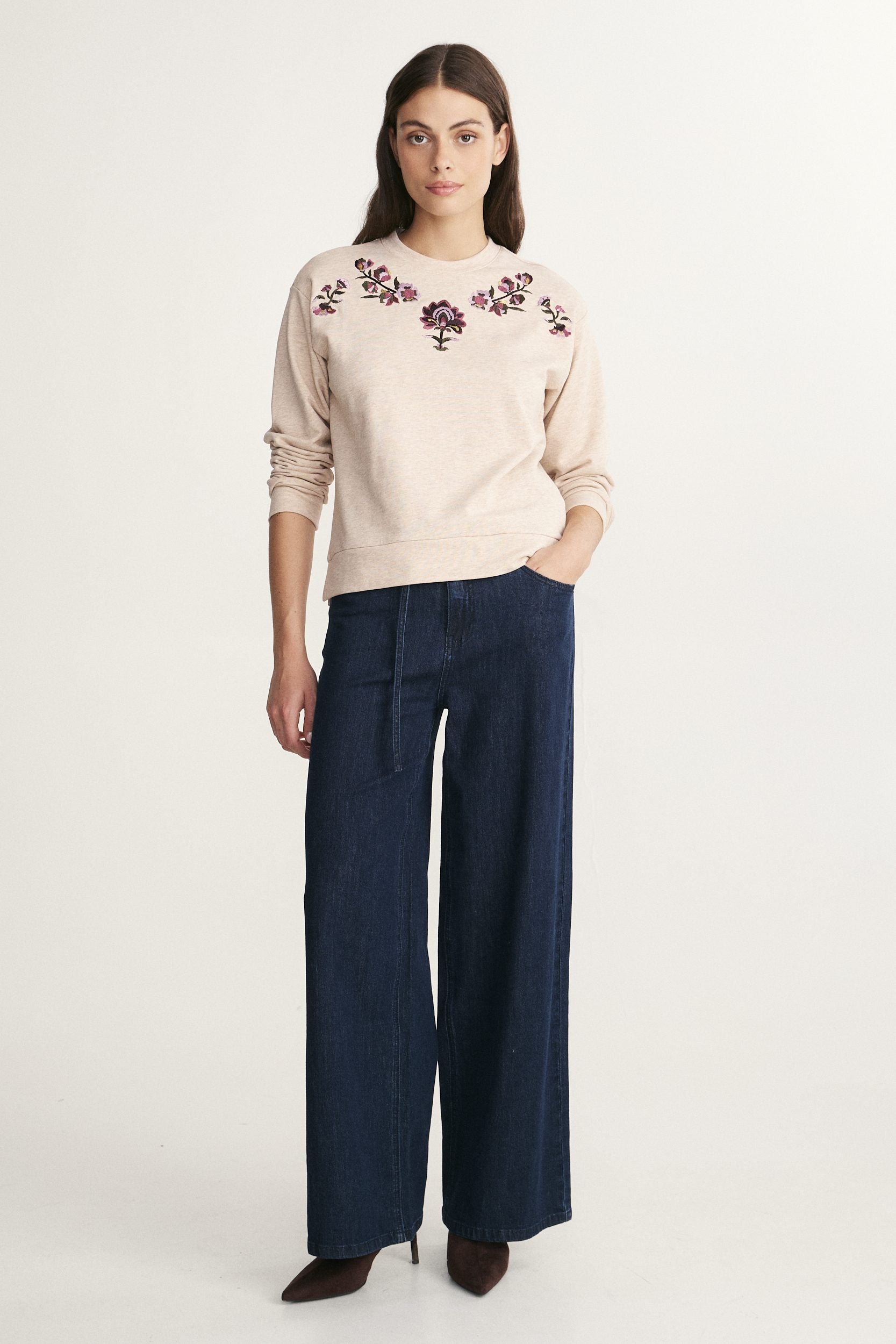 Floral embroidered sweatshirt