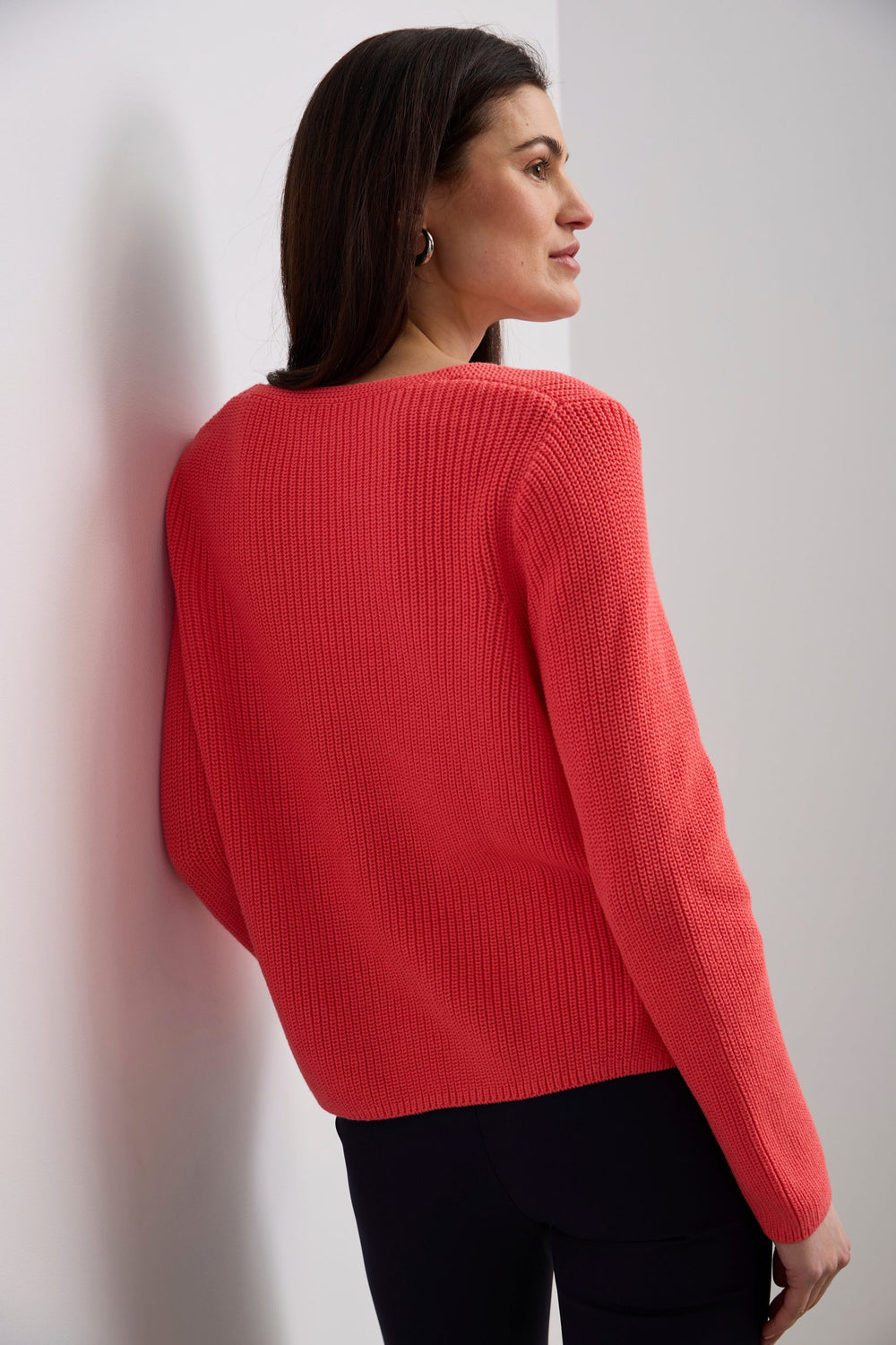 Pull côtelé à encolure dégagée