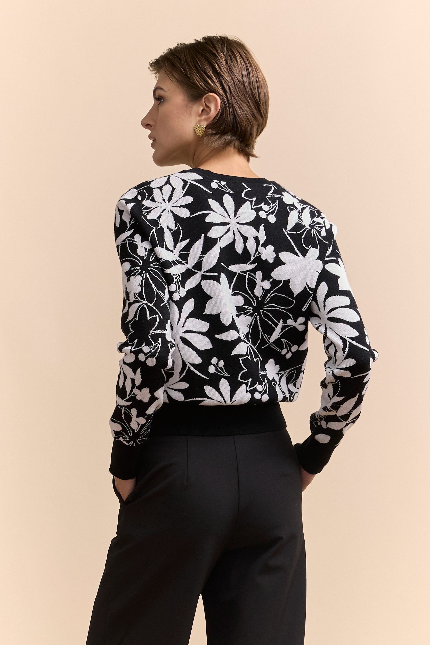 Pull en tricot jacquard à motif floral