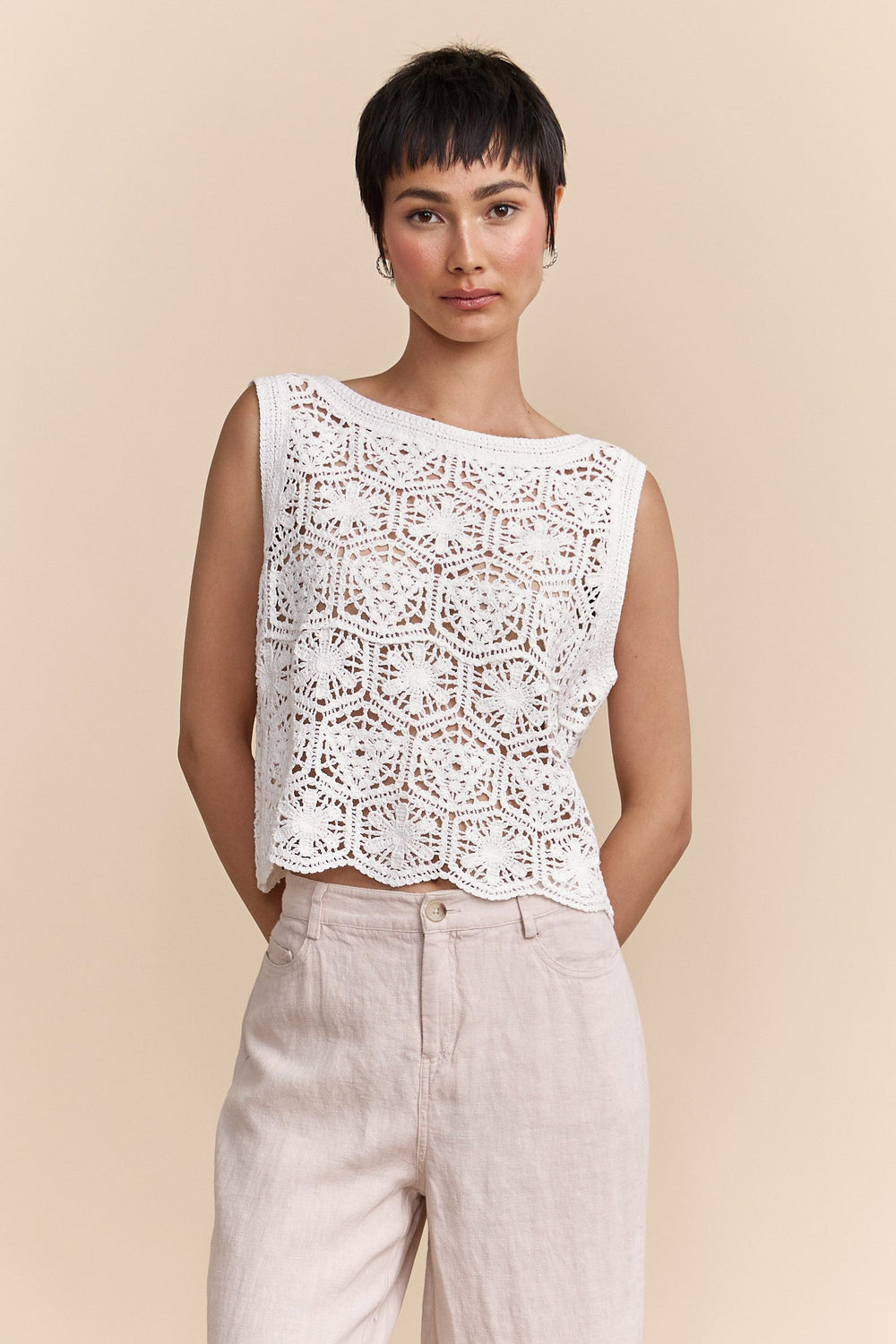 Haut blanc en crochet