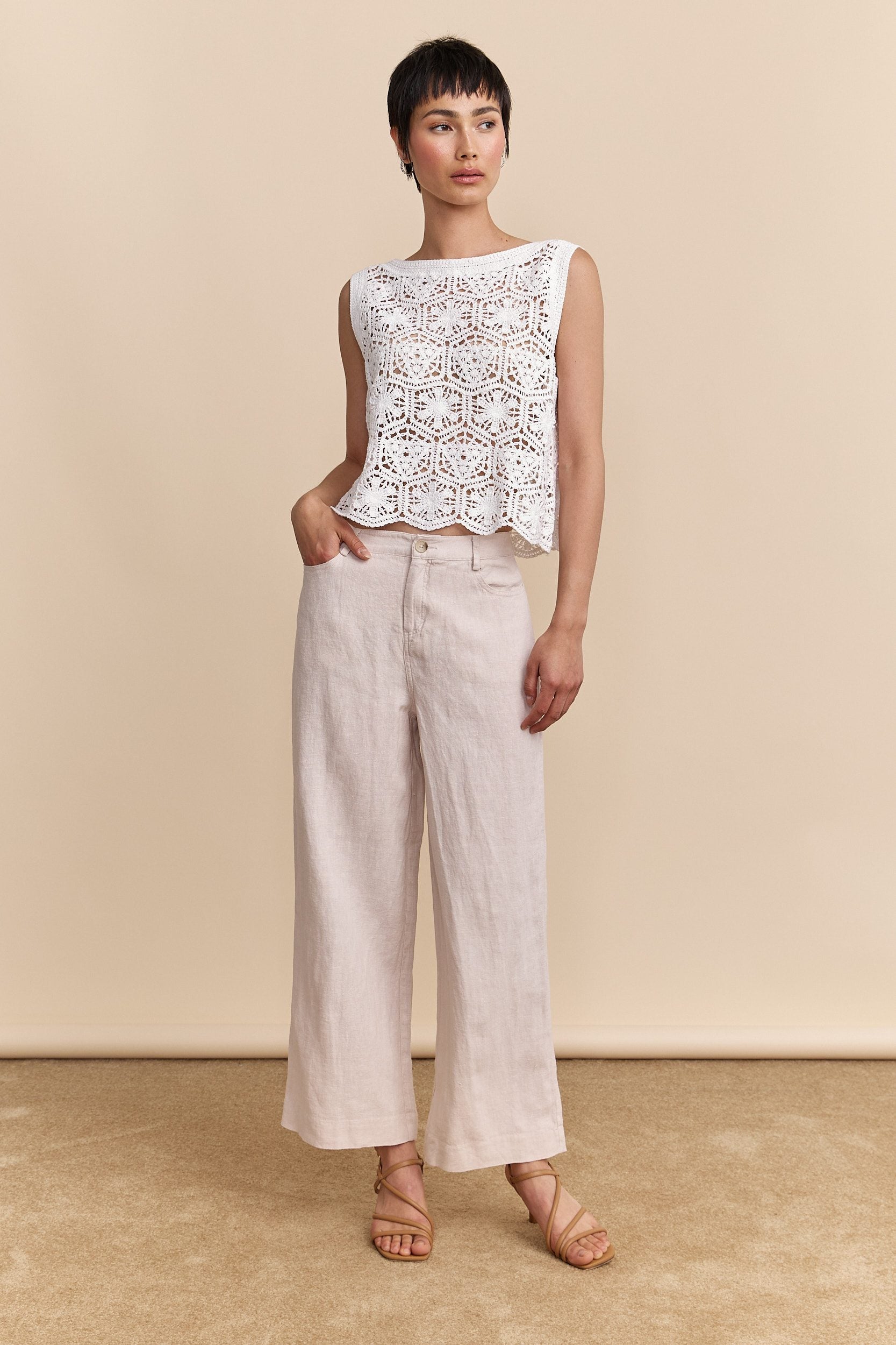 Haut blanc en crochet
