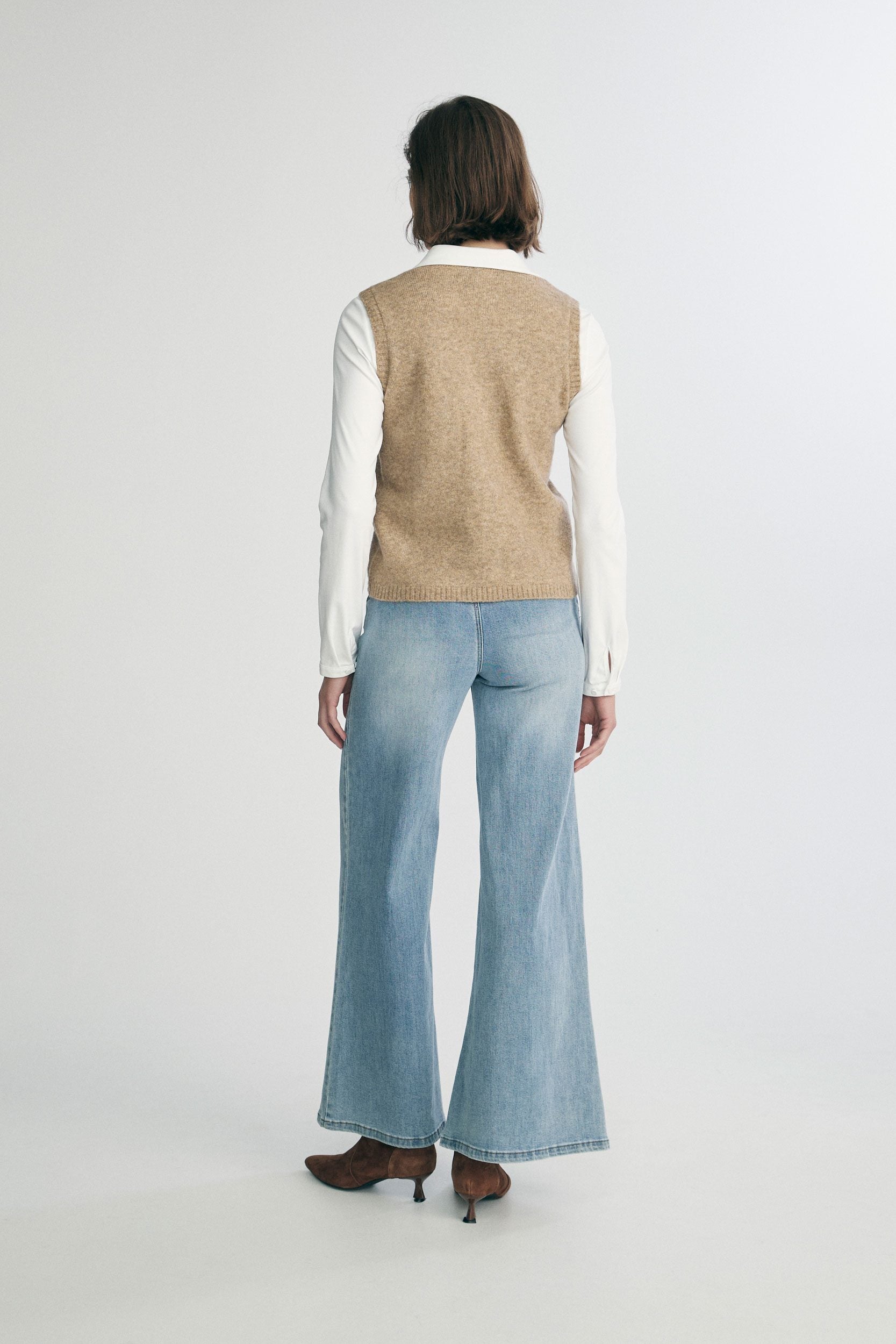 Buttoned sweater vest