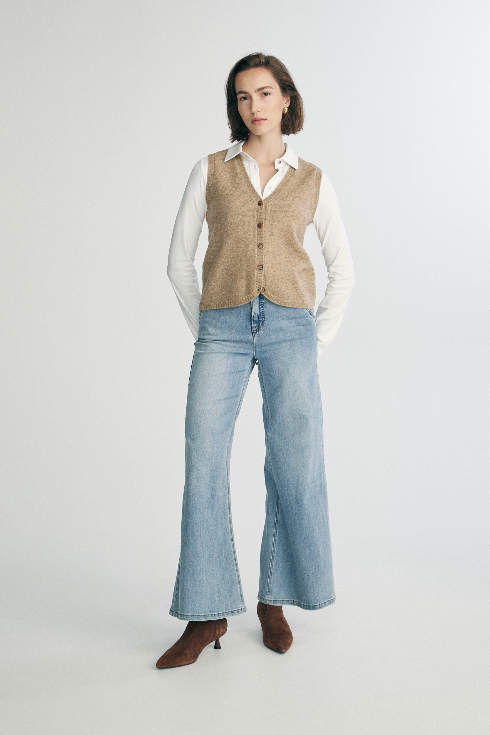 Buttoned sweater vest