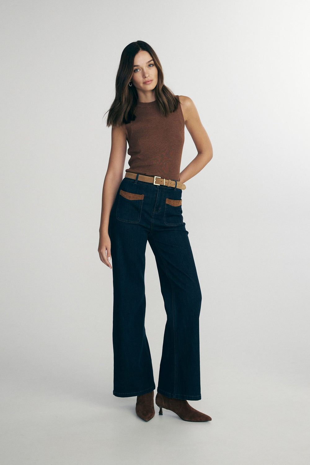 Sleeveless ribbed sweater