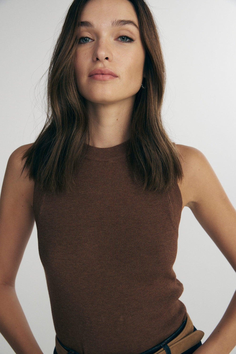 Sleeveless ribbed sweater