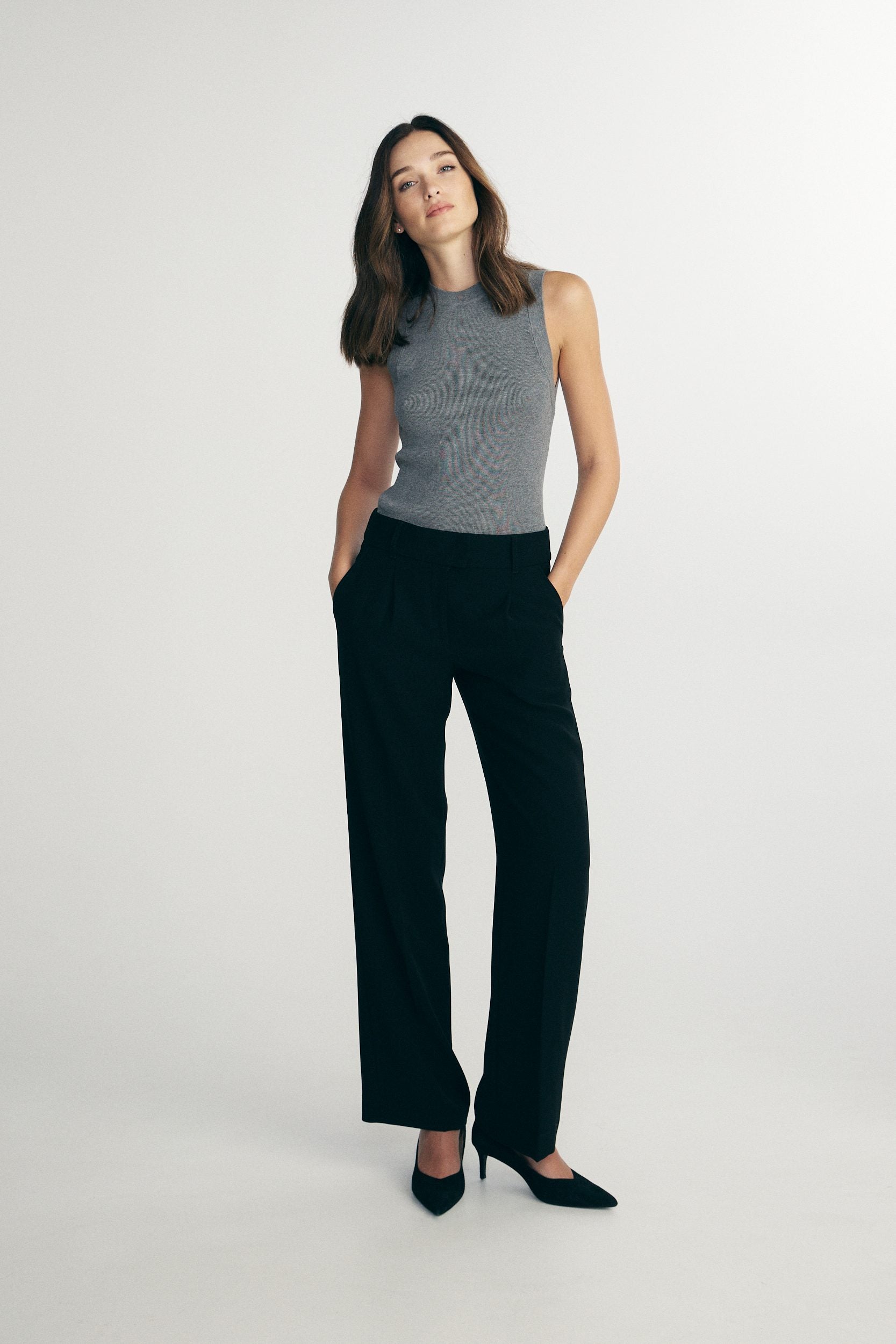 Sleeveless ribbed sweater