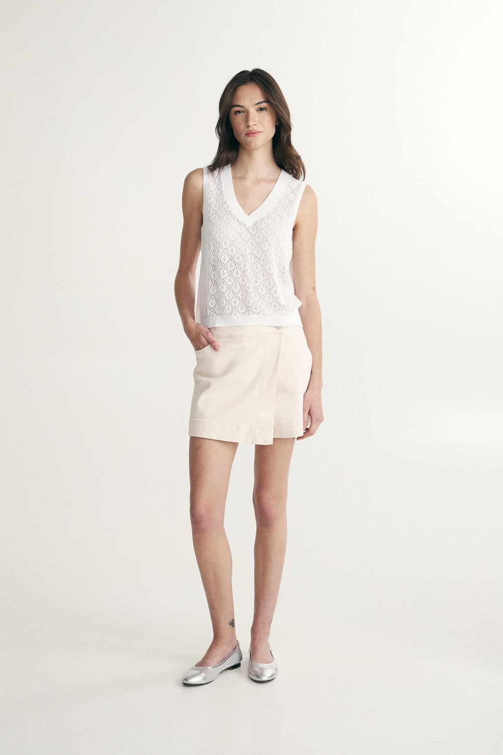 Cropped sleeveless sweater