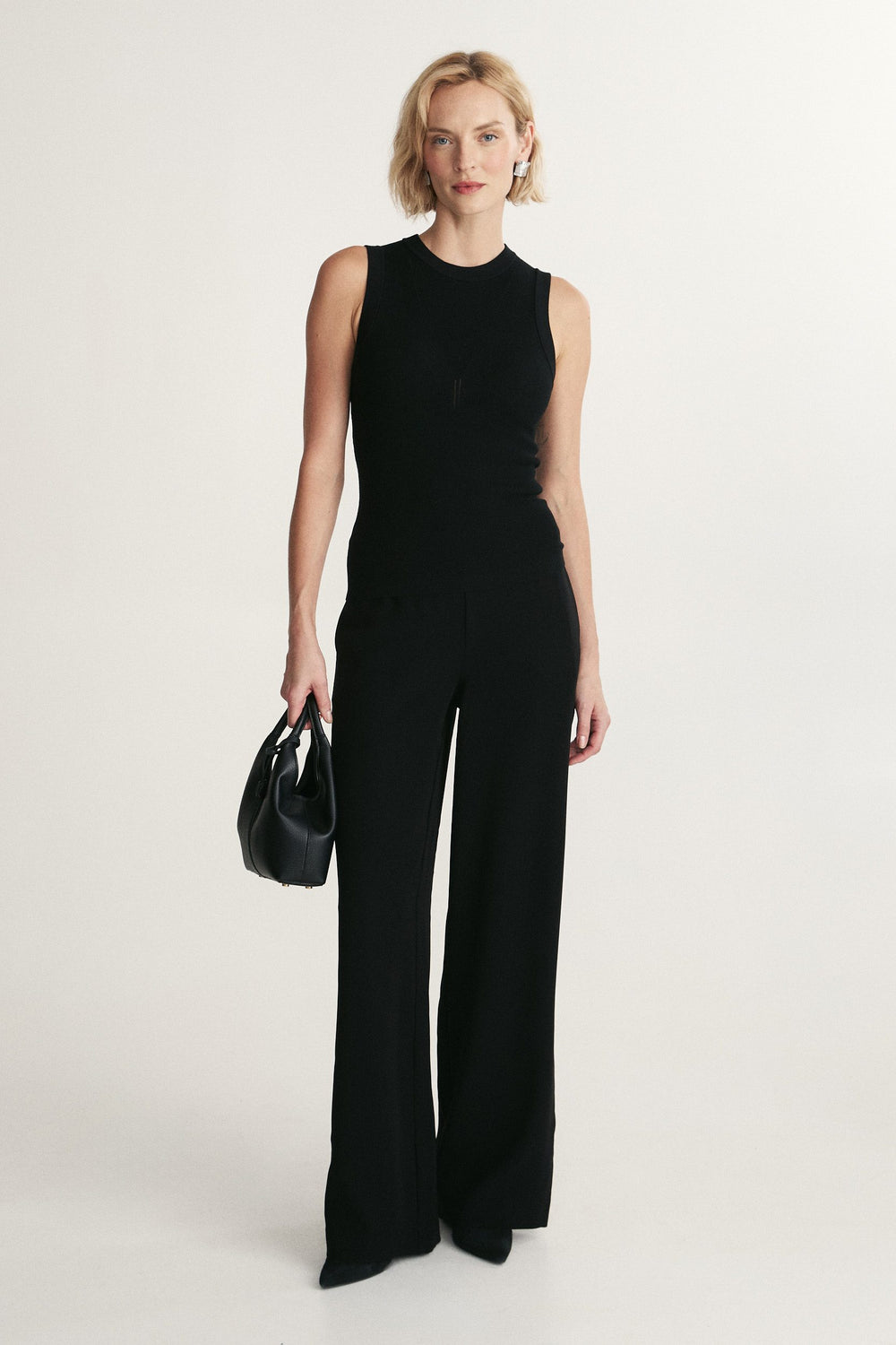 Sleeveless rib sweater