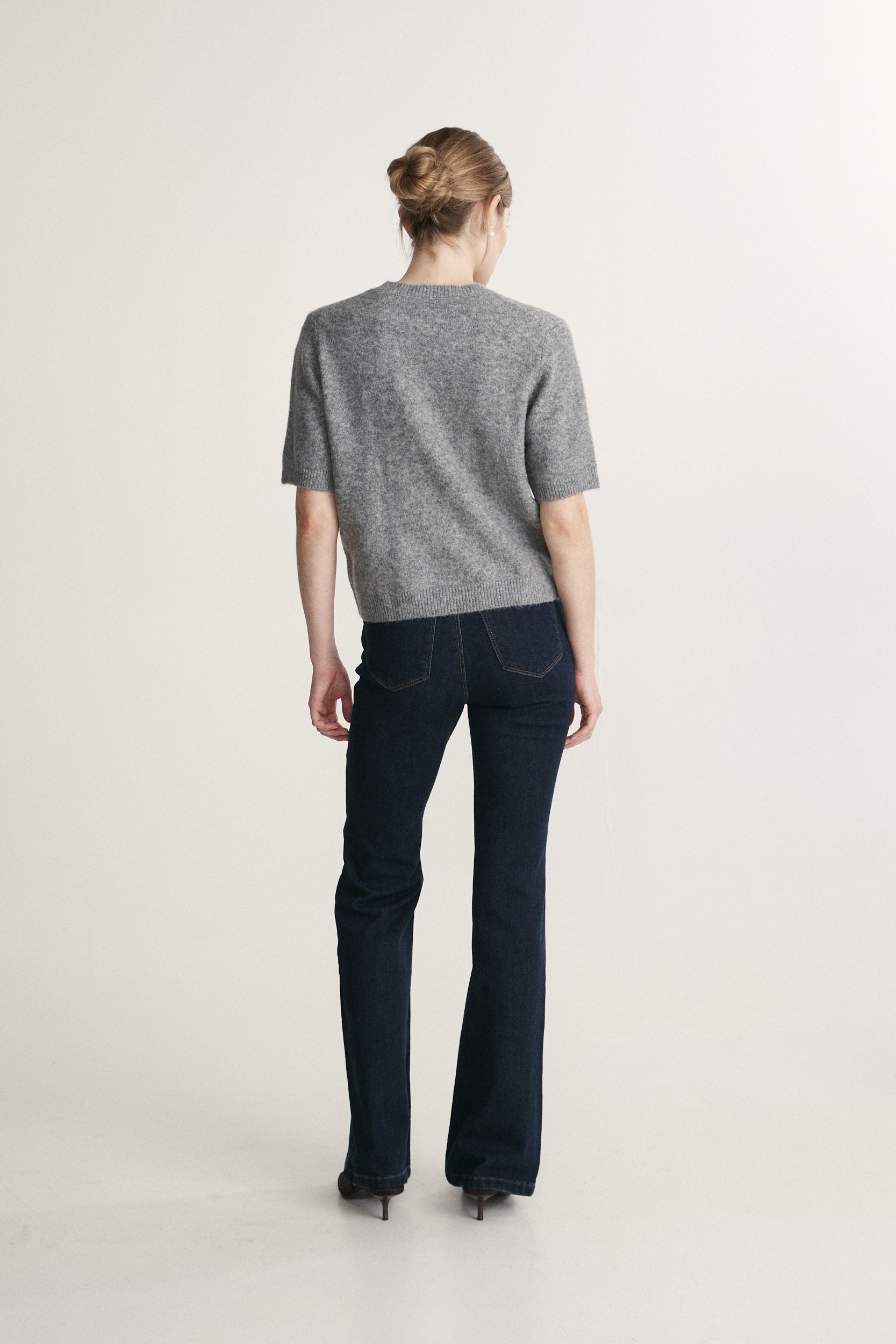 Elbow-sleeve sweater