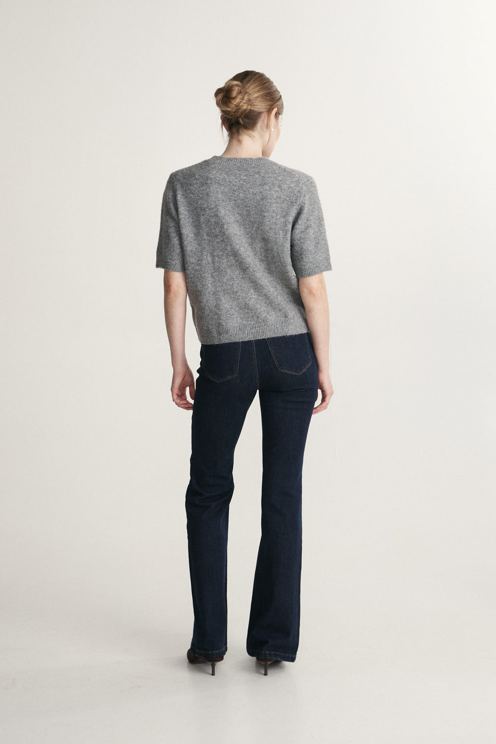 Elbow-sleeve sweater