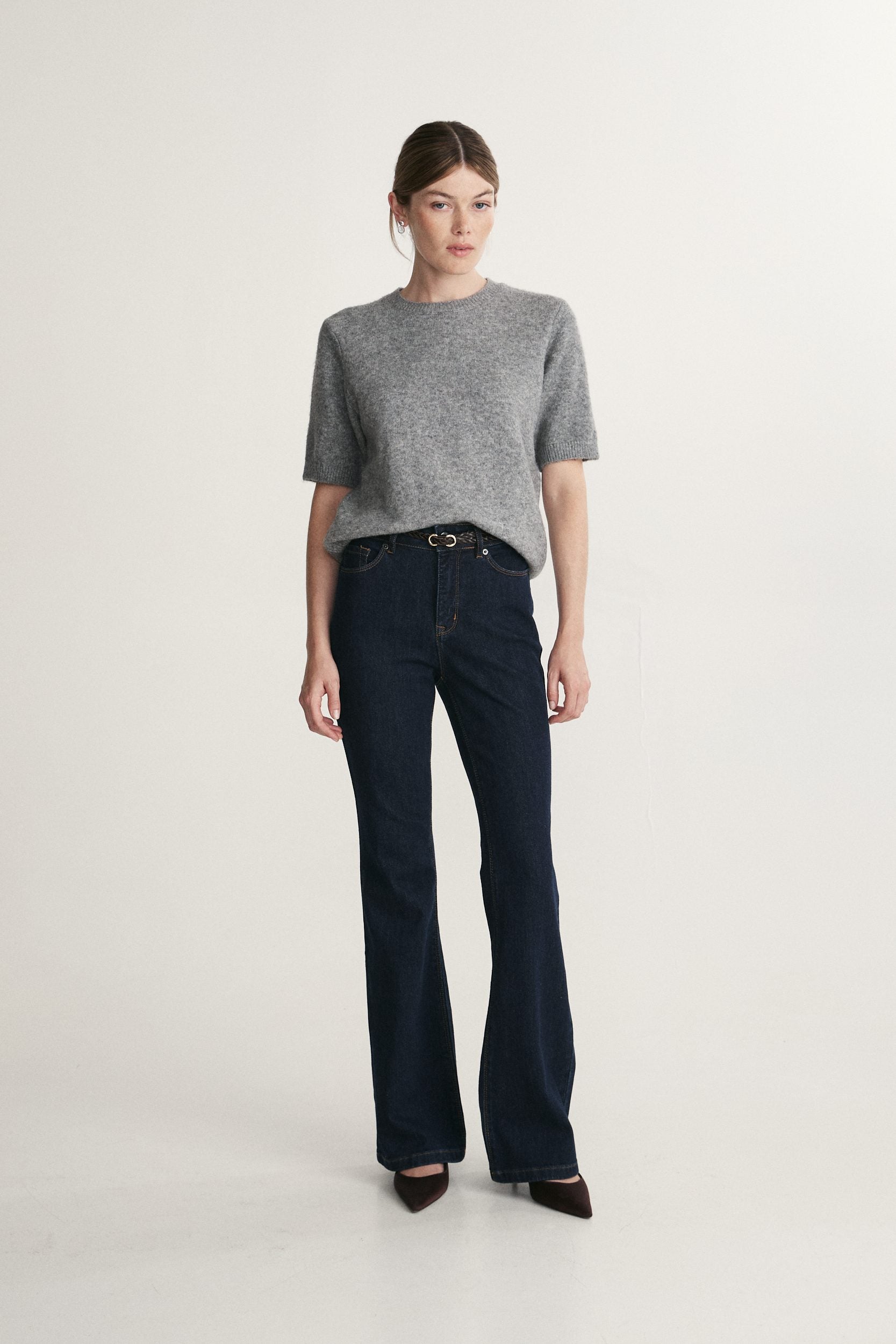 Elbow-sleeve sweater