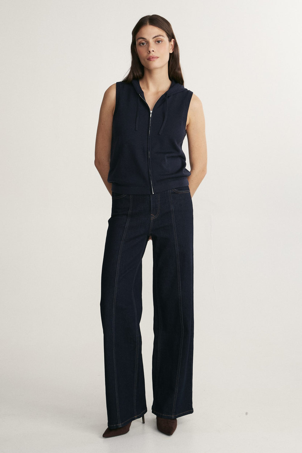 Sleeveless hoody sweater