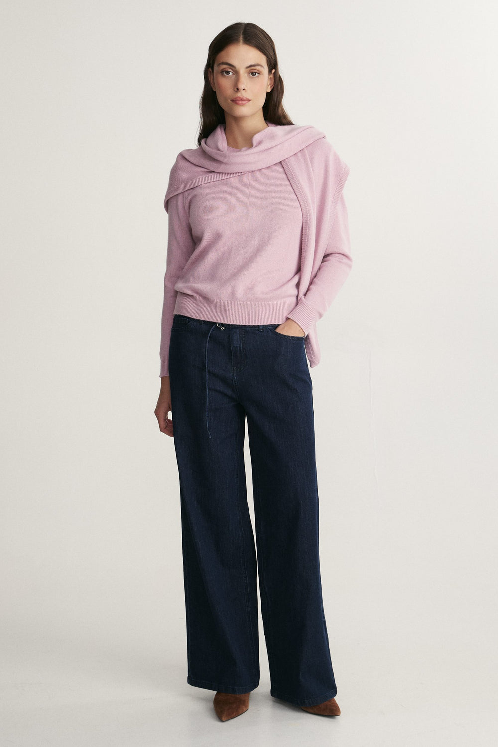 Crew neck sweater with triangle scarf