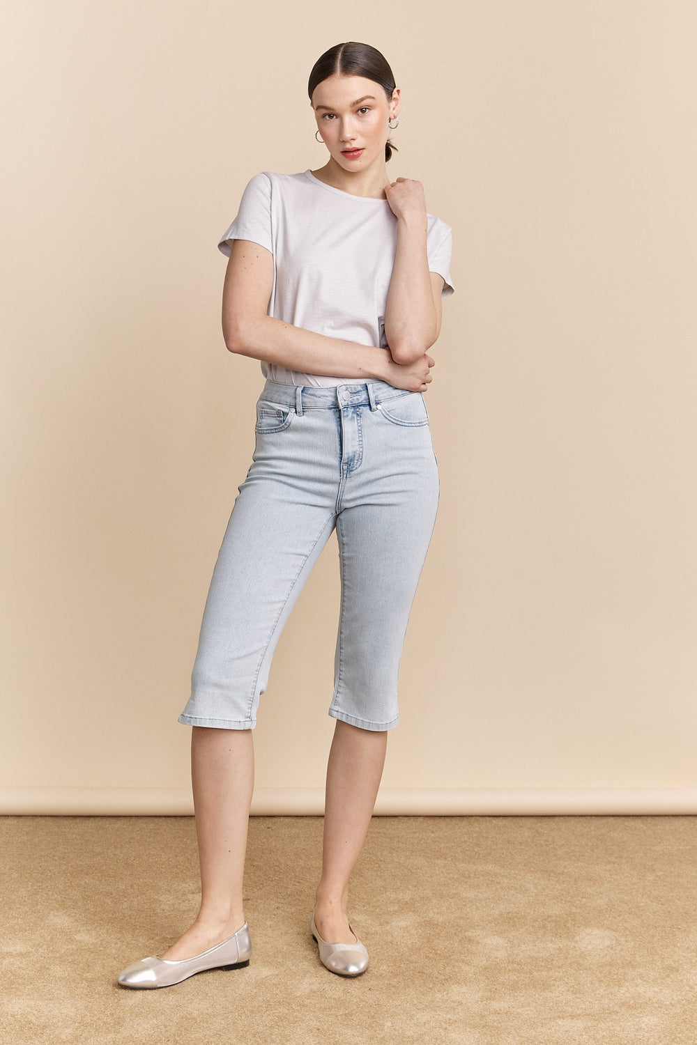 Push up capri jean with slit