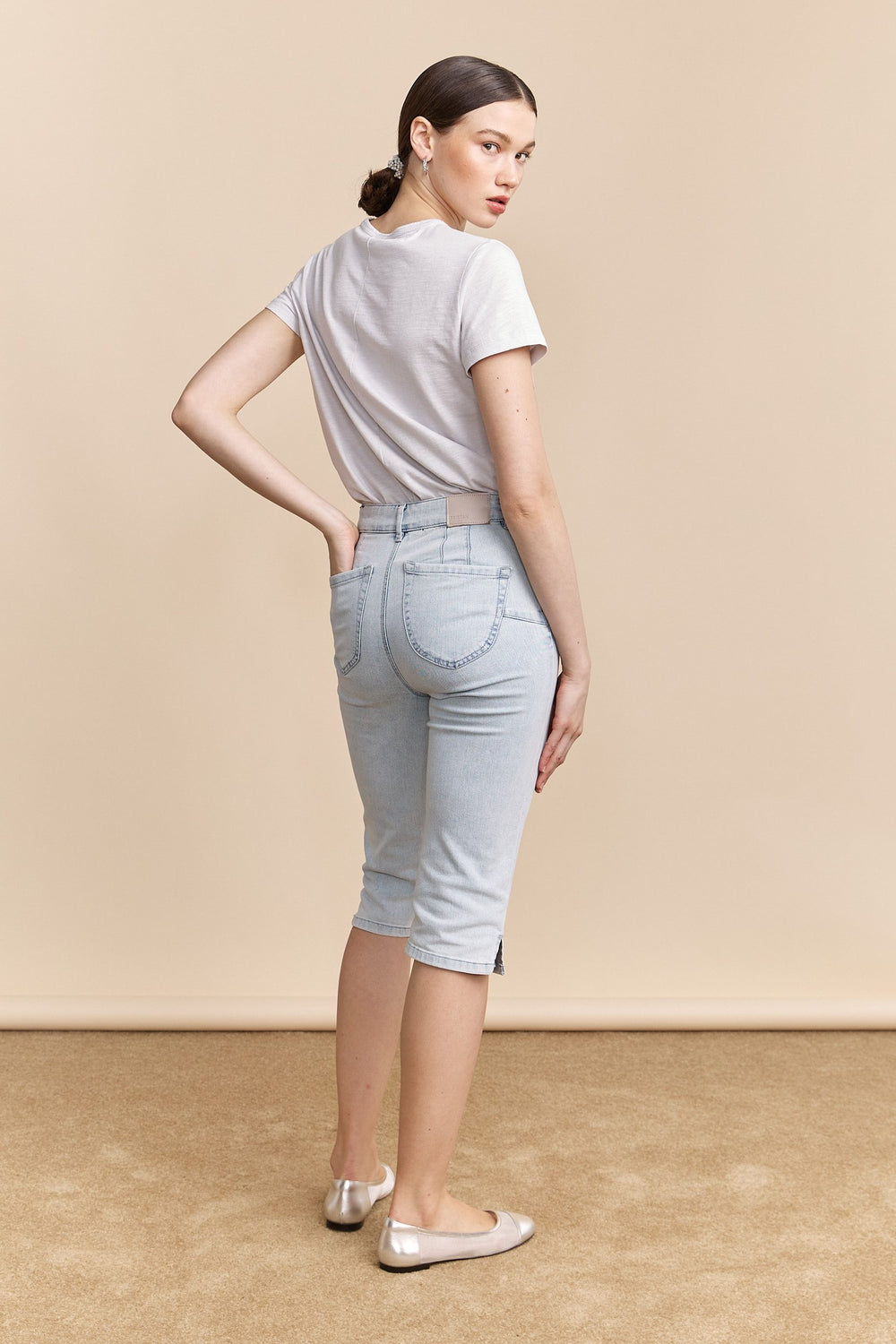 Push up capri jean with slit