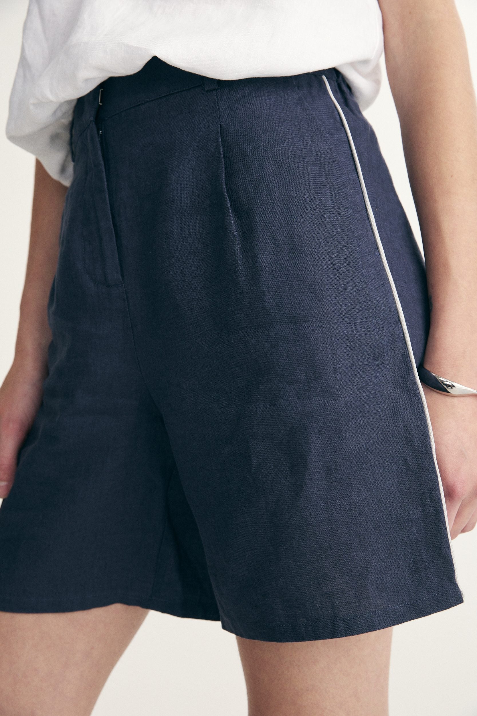 Short en lin avec élastique