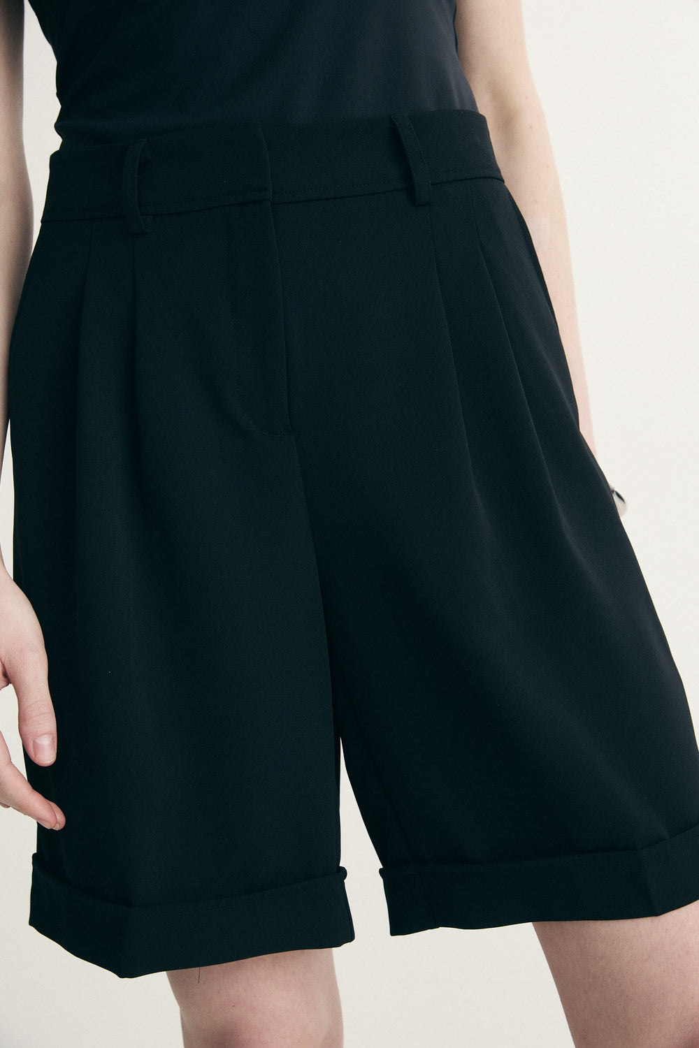 Short taille haute à plis