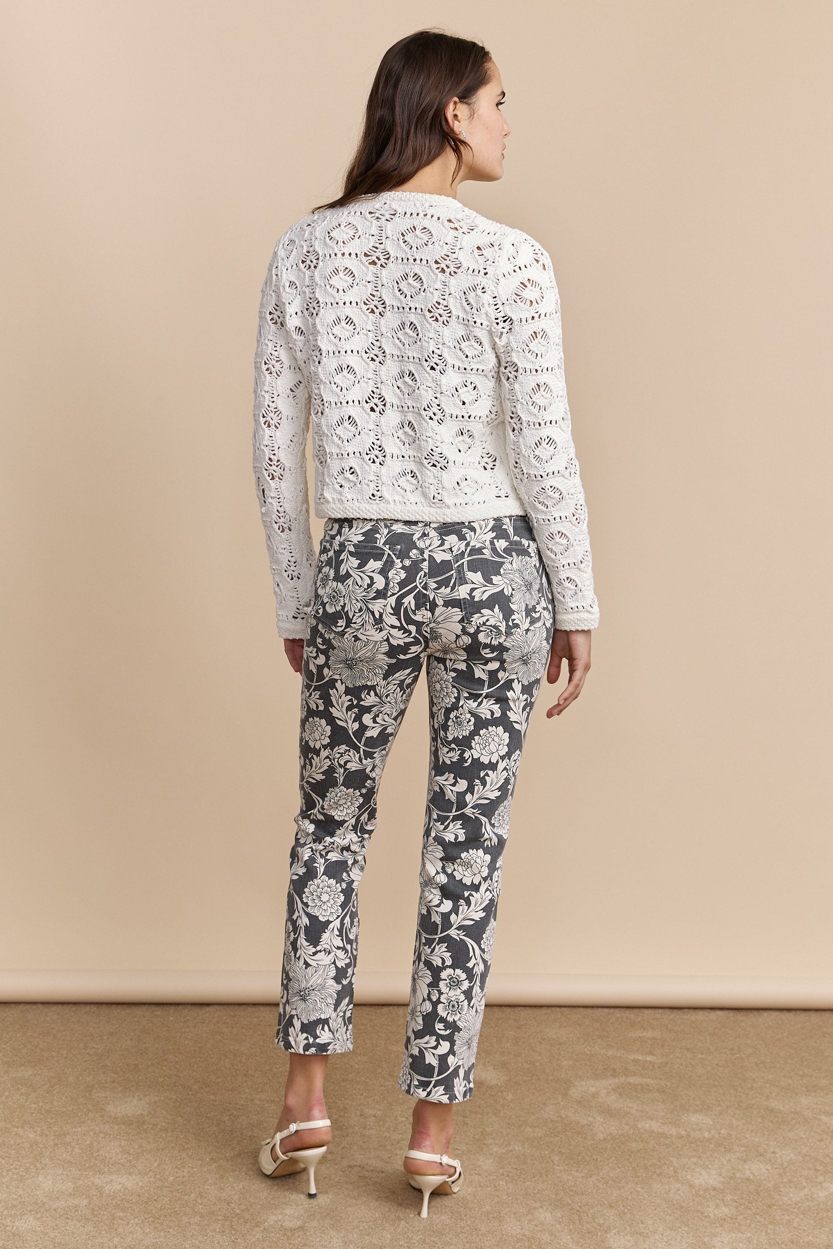 Crop jean with floral print