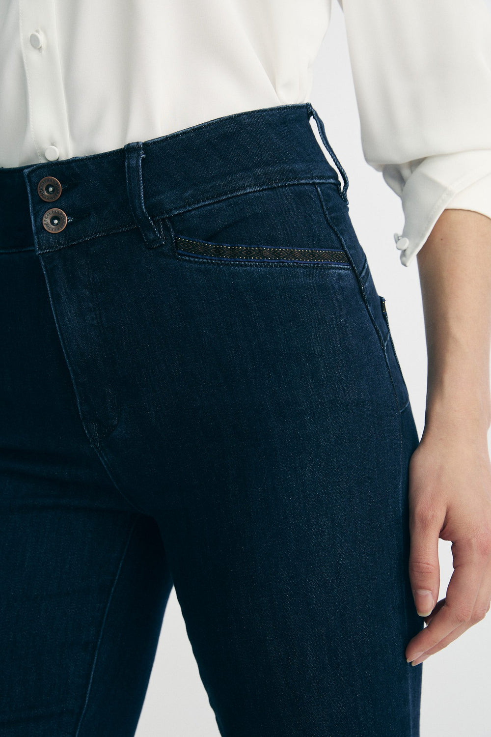 Pantalon push up taille haute à ruban