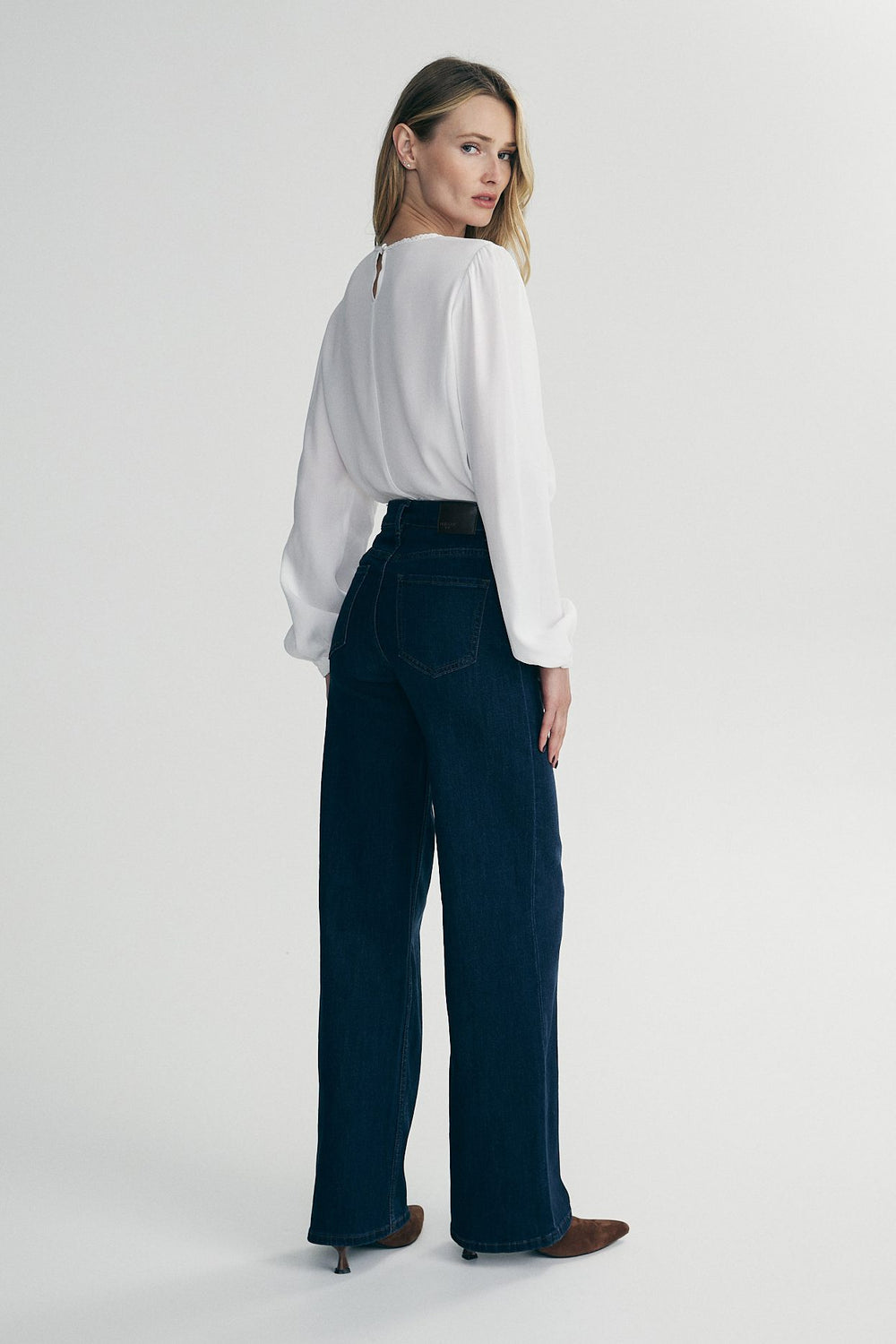 Jeans avec attaches