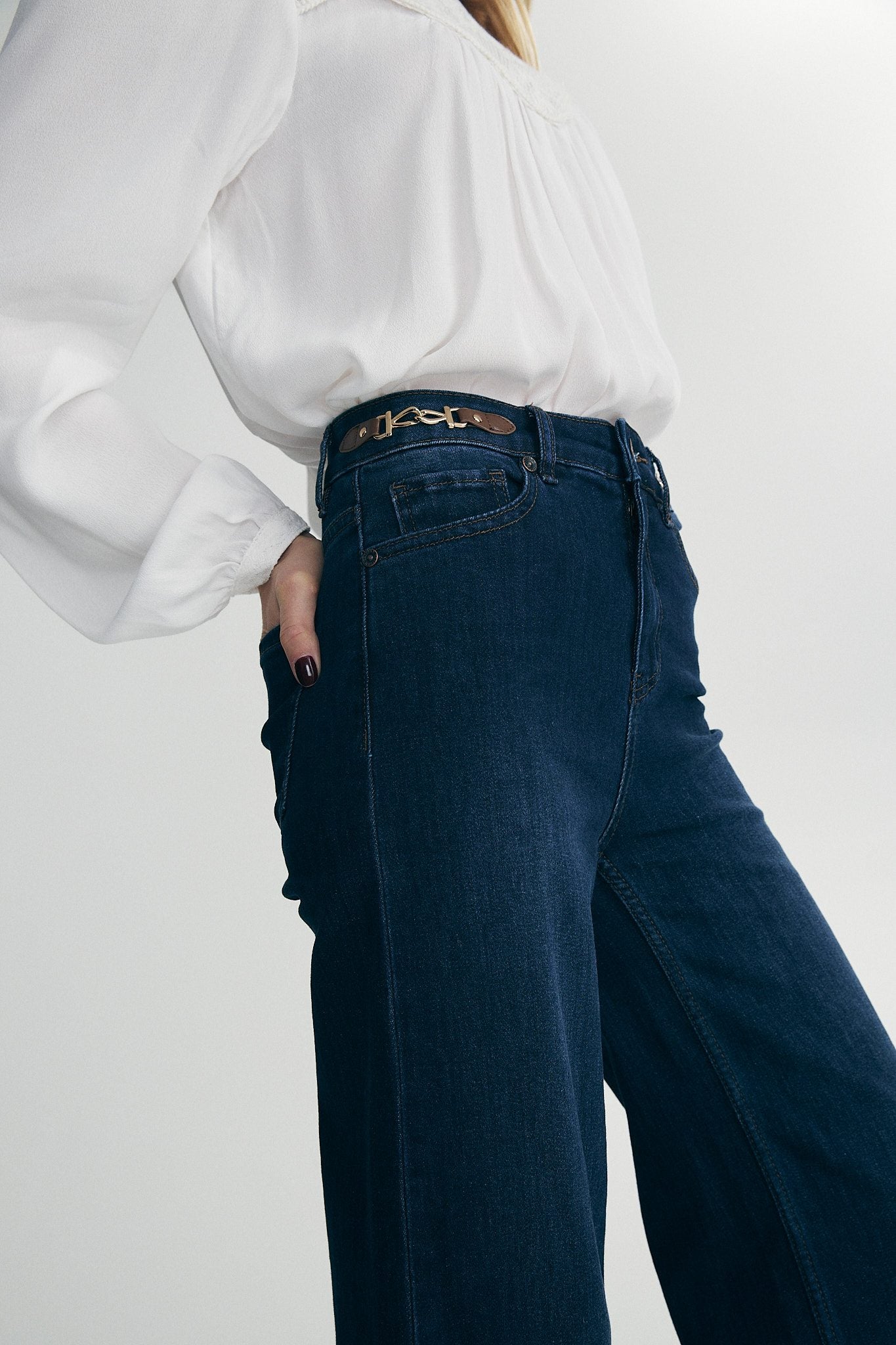 Jeans avec attaches