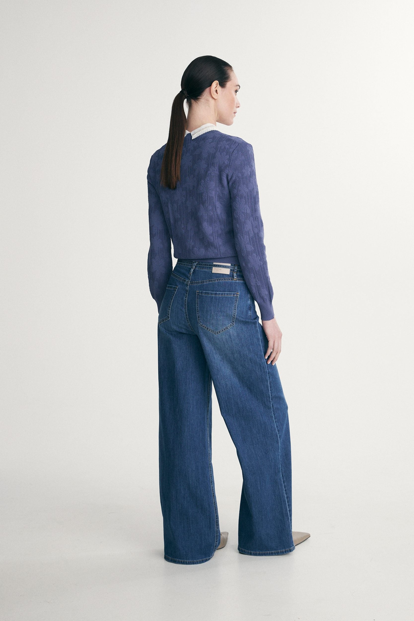 Straight jeans with belt