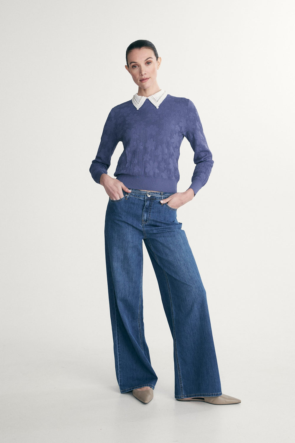 Straight jeans with belt