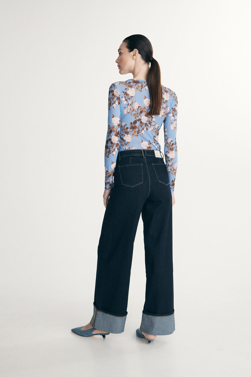 Wide leg high waist jeans