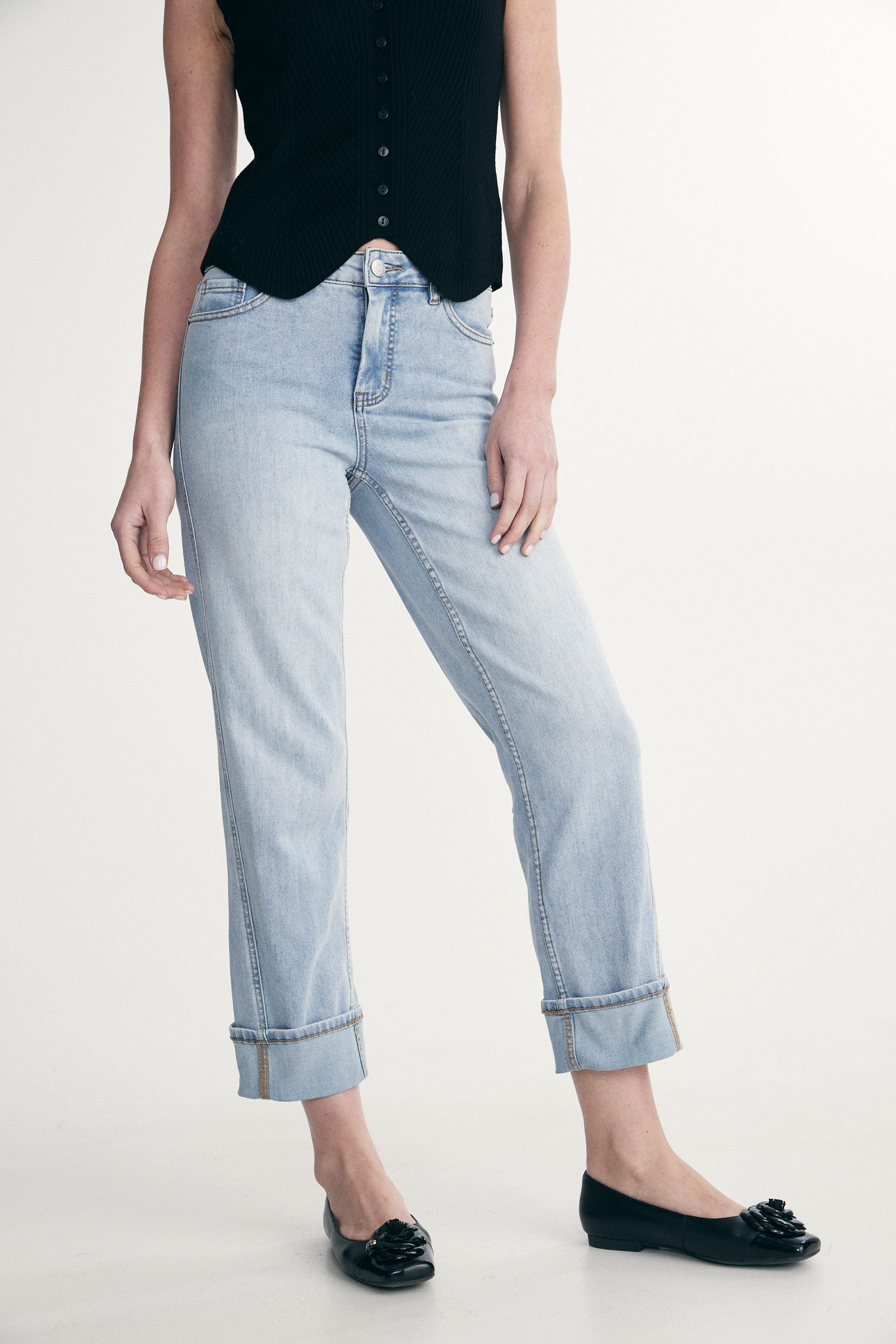 Jeans with large cuff