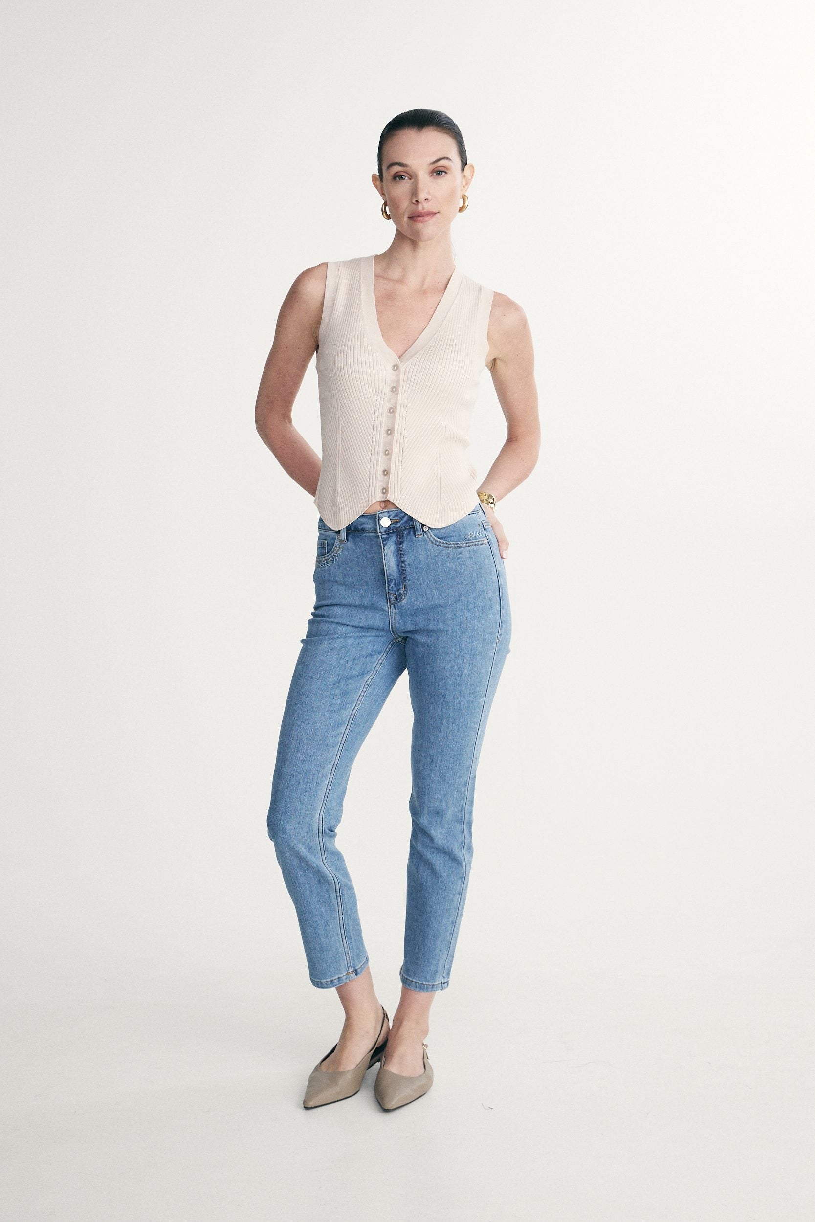 Jeans taille haute brodé