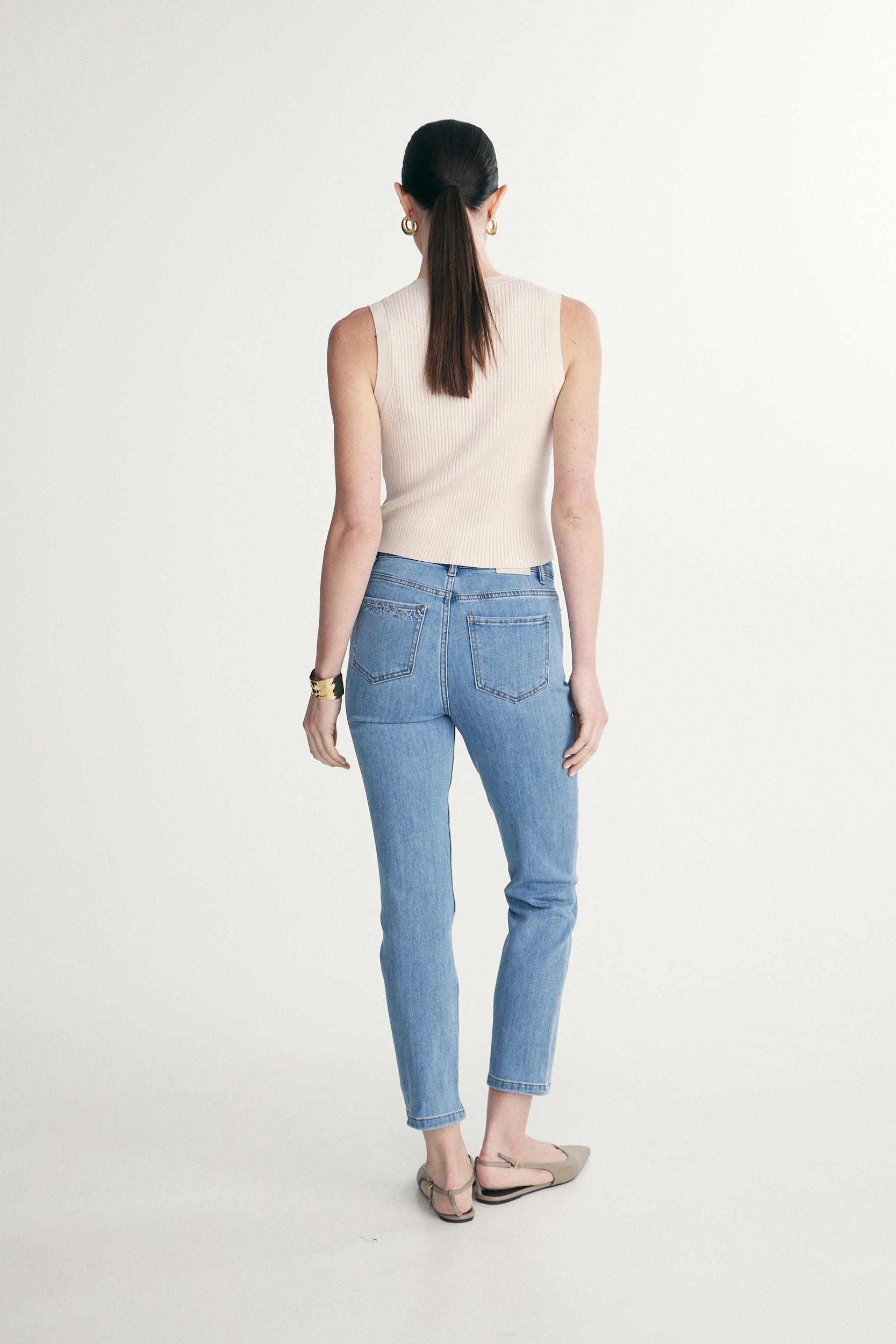 High waist embroidered jeans