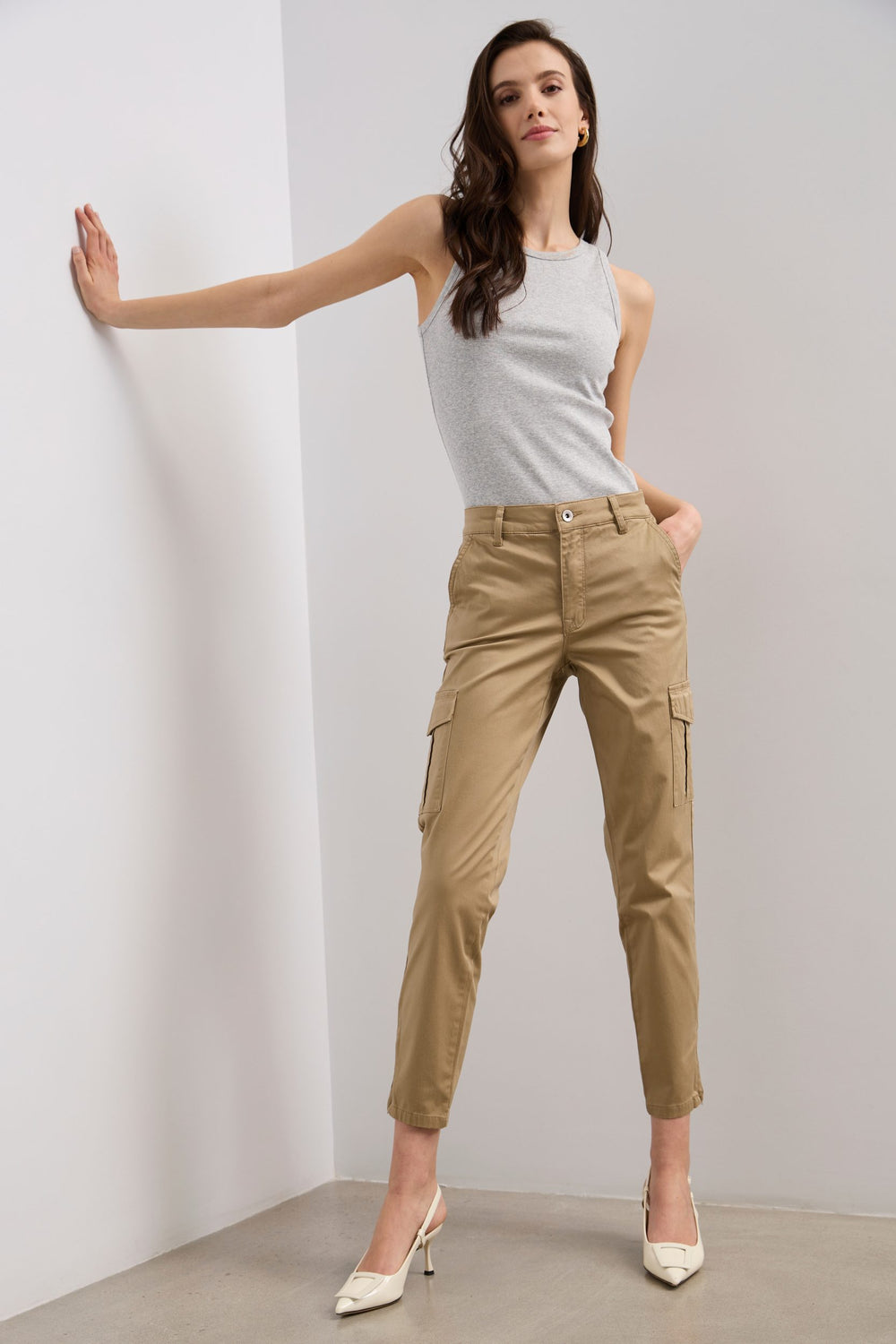 Push up pants with zipper detail