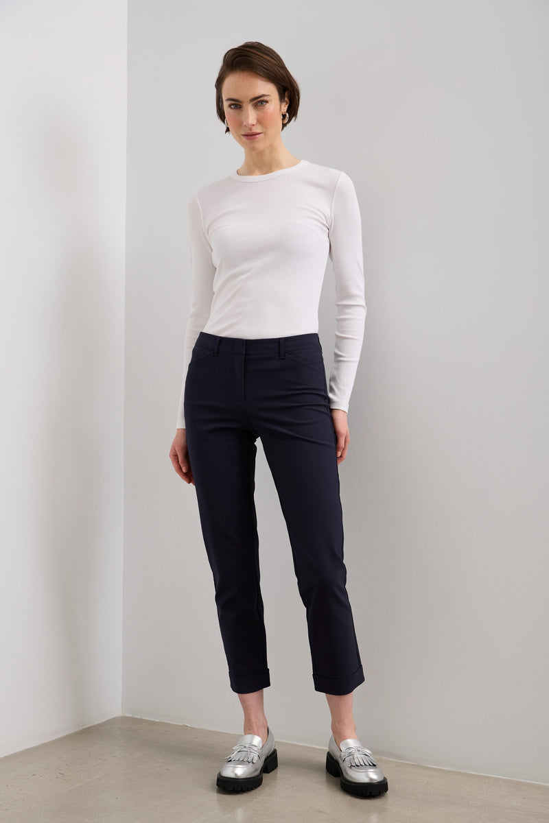 Vogue fit cropped pants with flap pockets