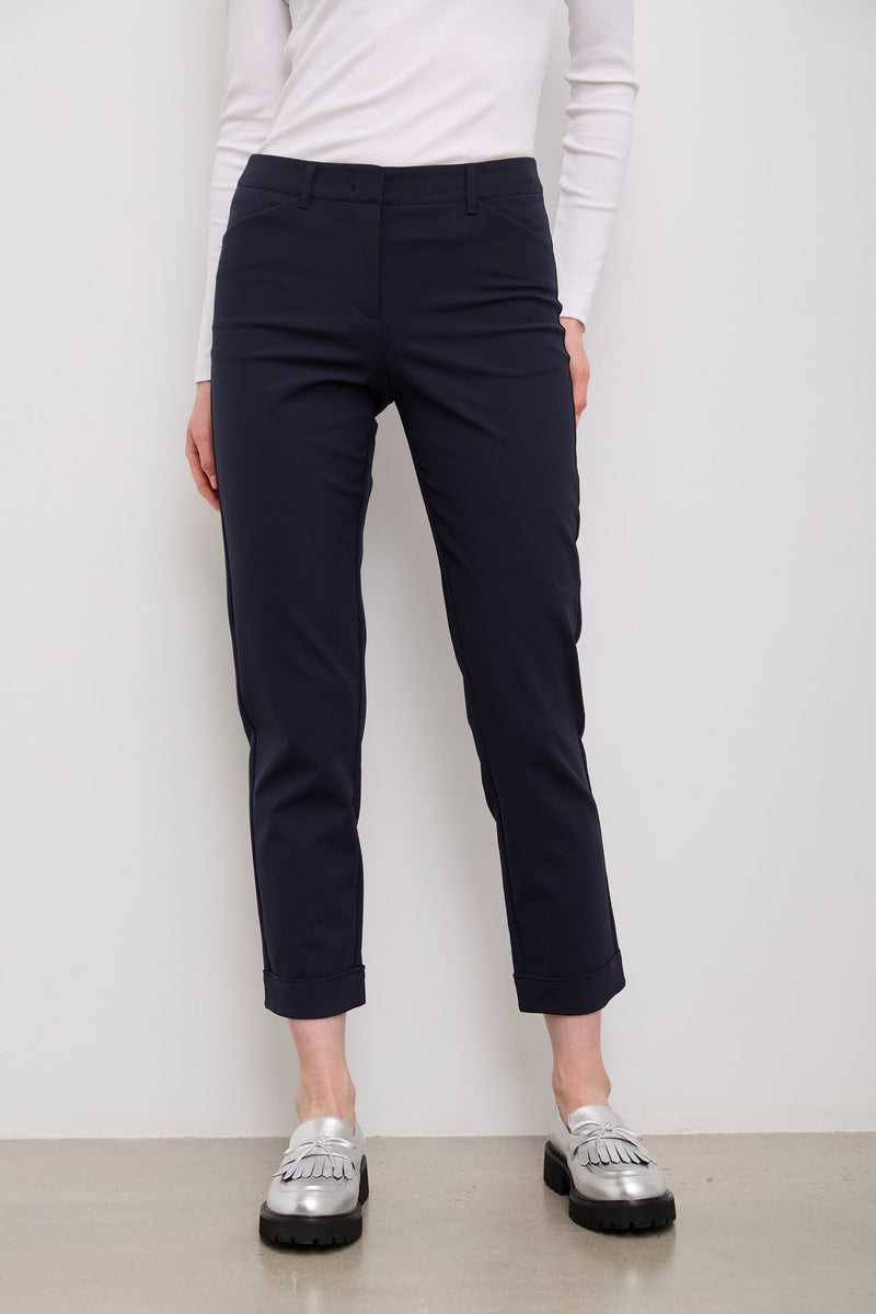 Vogue fit cropped pants with flap pockets