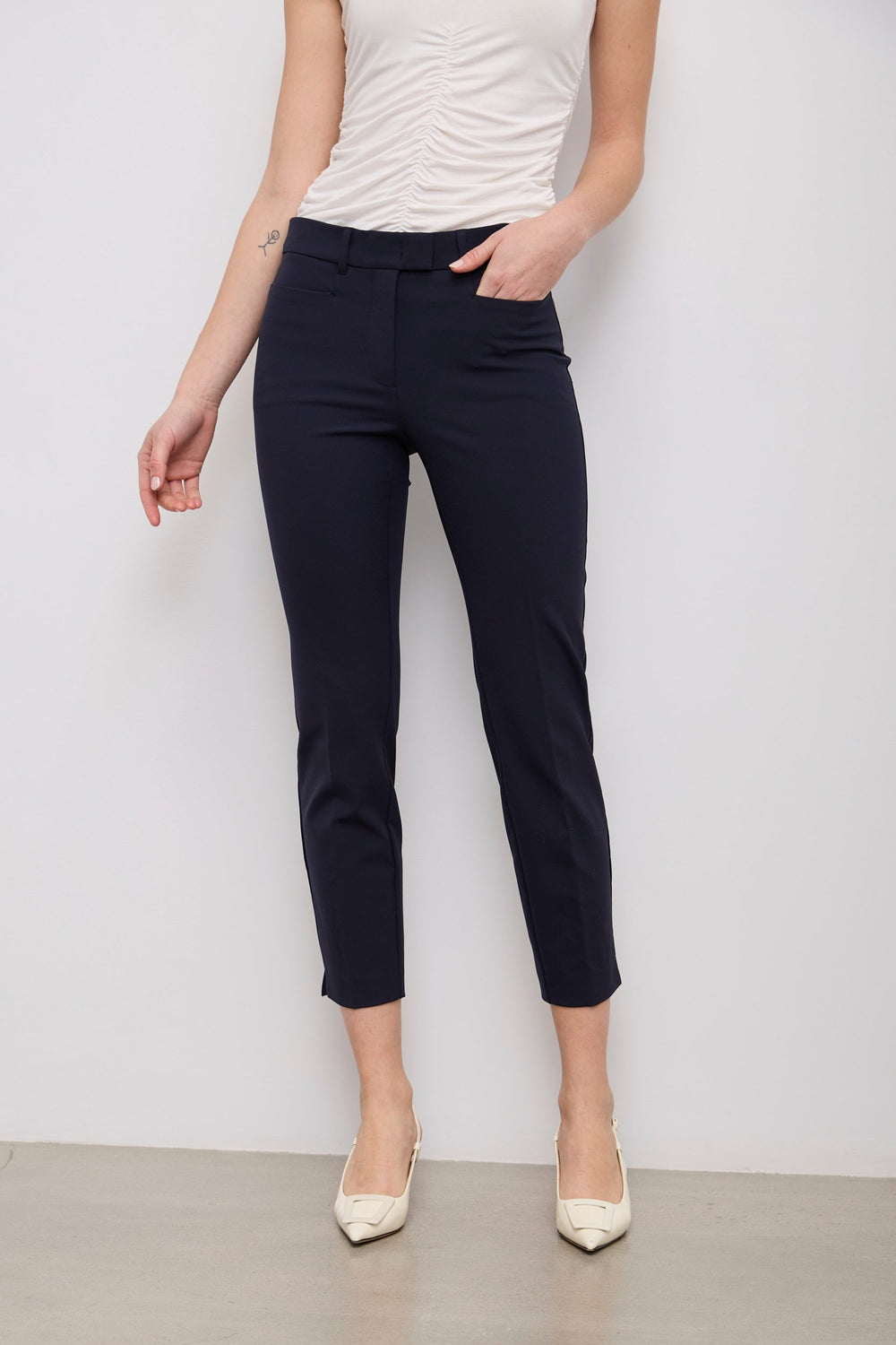 Pantalon coupe urbain écourté à taille élastique