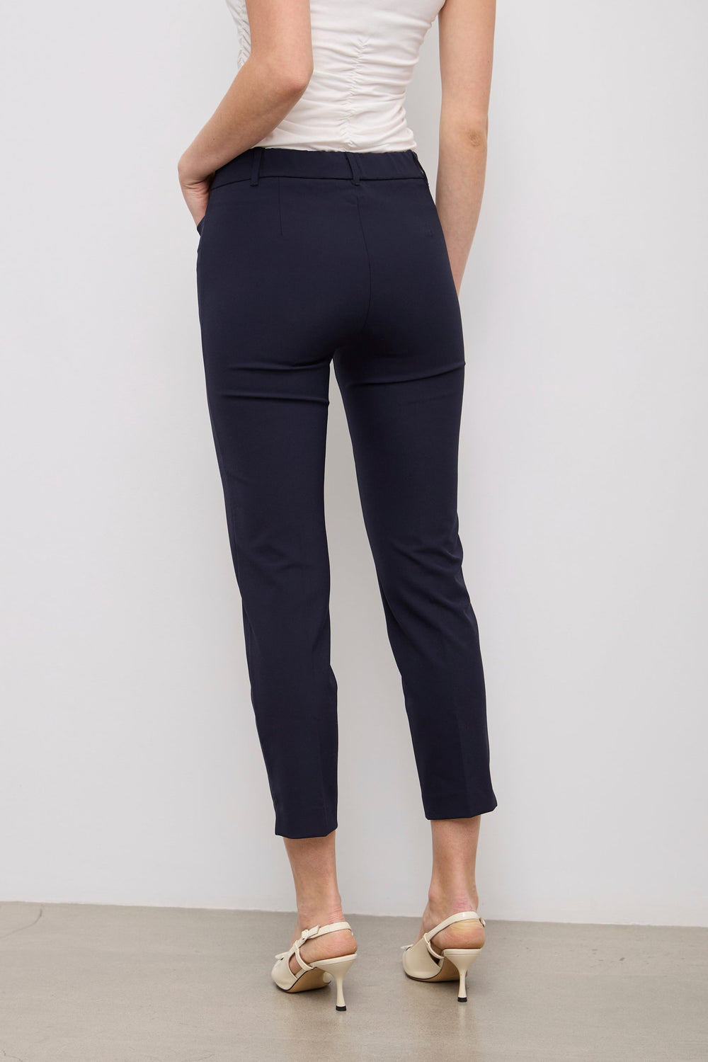 Pantalon coupe urbain écourté à taille élastique