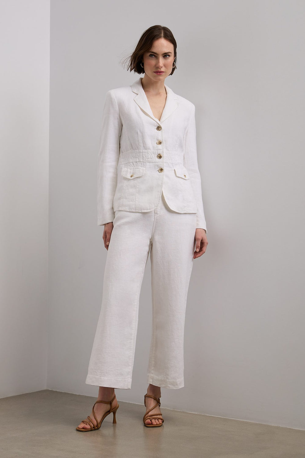 Pantalon en lin écourté jambe large à taille haute