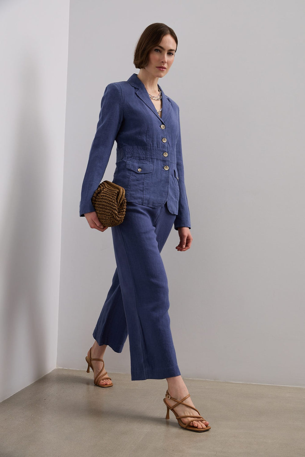 Pantalon en lin écourté jambe large à taille haute