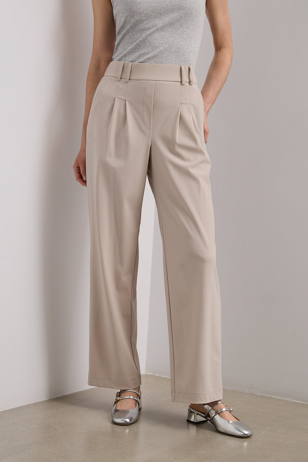 Pantalon Sport Chic à plis devant