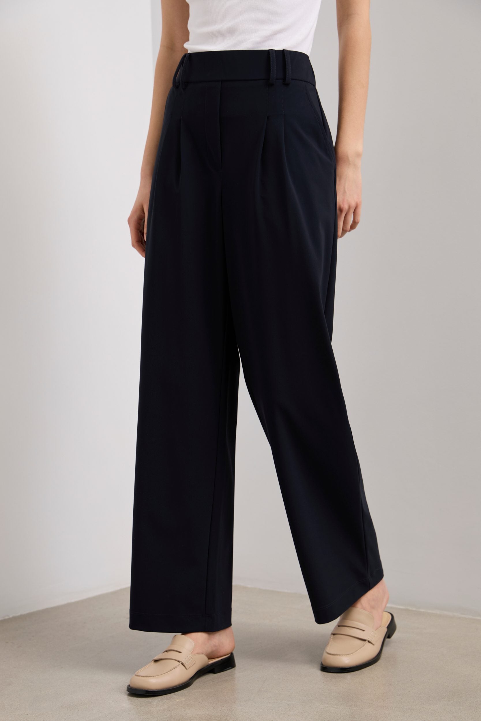 Pantalon Sport Chic à plis devant